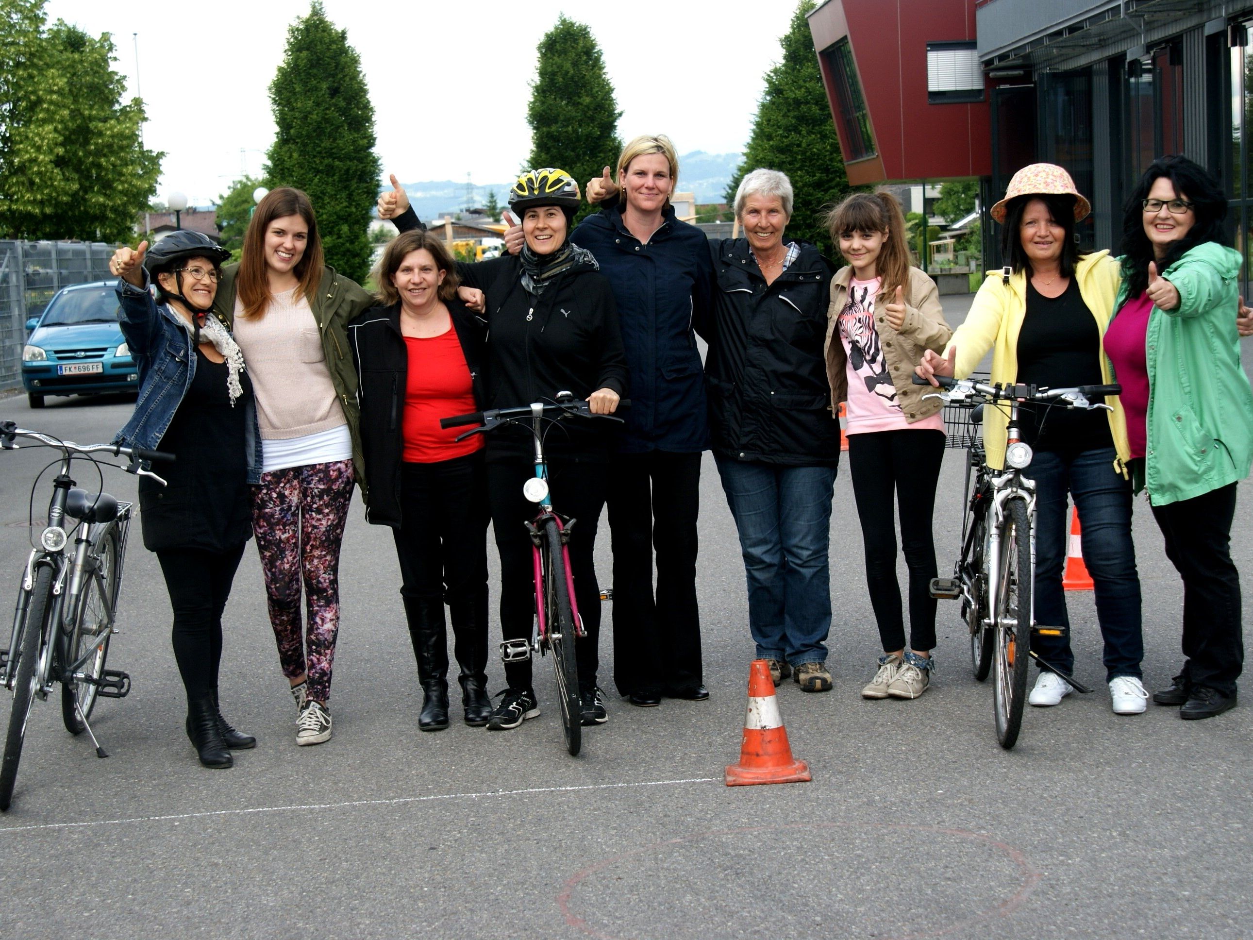 Frauen werden mobiler und schonen die Umwelt! Frauen werden mobiler und schonen die Umwelt!