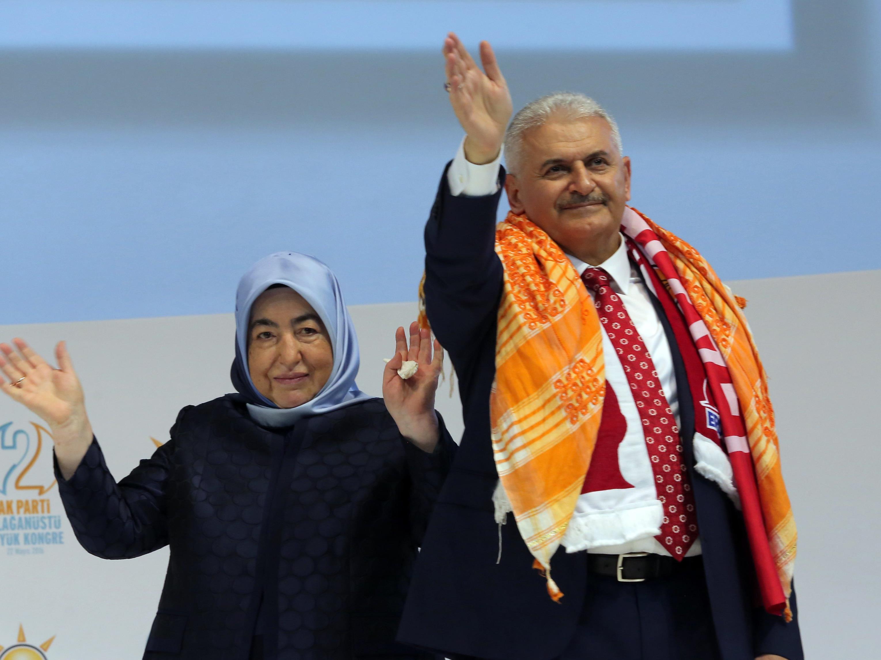 Der Erdogan-Vertraute Binali Yildirim wurde zum neuen Vorsitzenden der AKP und zum Ministerpräsidenten der Türkei gewählt.