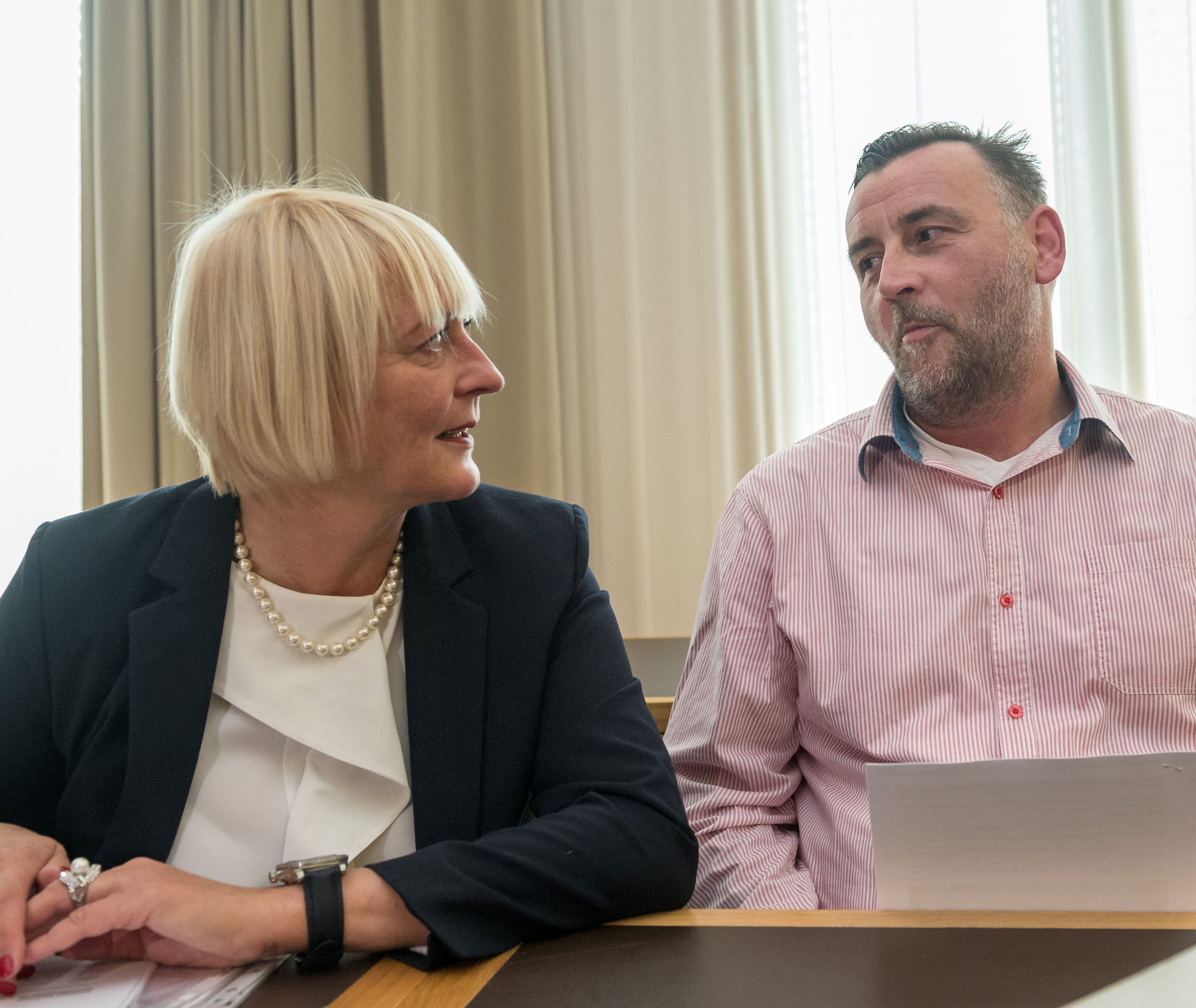 Pegida-Gründer Lutz Bachmann wegen Volksverhetzung verurteilt. Pegida-Gründer Lutz Bachmann wegen Volksverhetzung verurteilt.