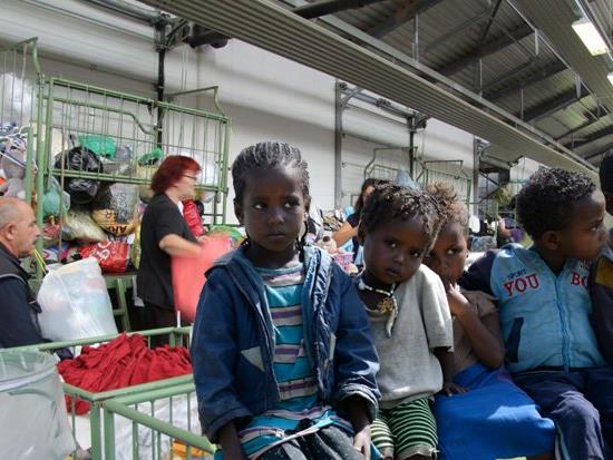 Kleider spenden und Kindern in Äthiopien helfen.