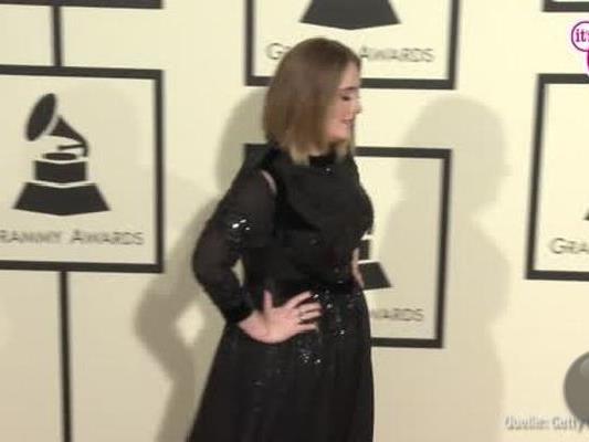 Adele bot einem homosexuellen Pärchen eine Leihmutterschaft an. Adele bot einem homosexuellen Pärchen eine Leihmutterschaft an.