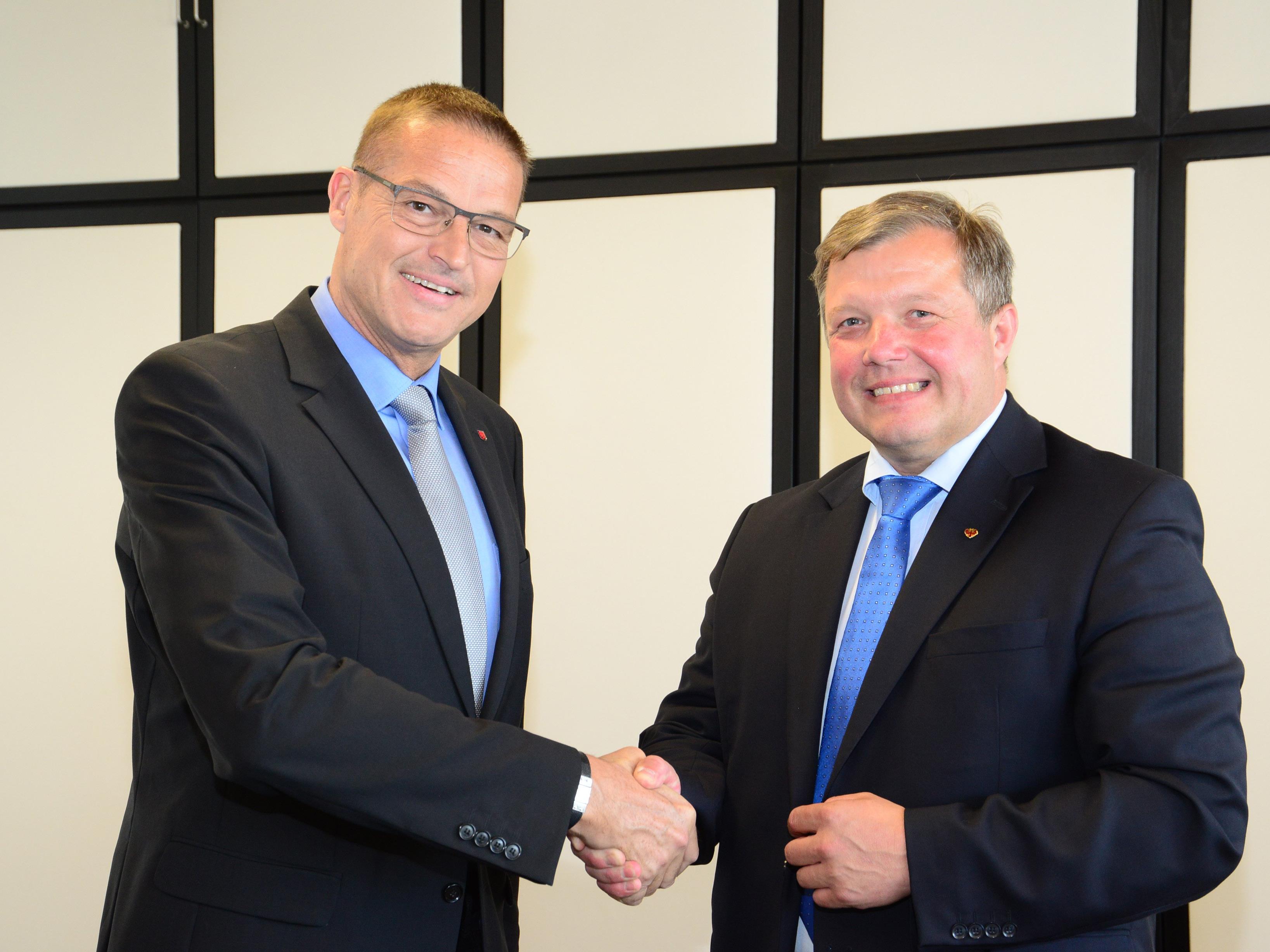Tirols Gesundheitslandesrat Bernhard Tilg traf sich mit seinem Vorarlberger Amtskollegen Christian Bernhard zu einem Arbeitsgespräch in Bregenz