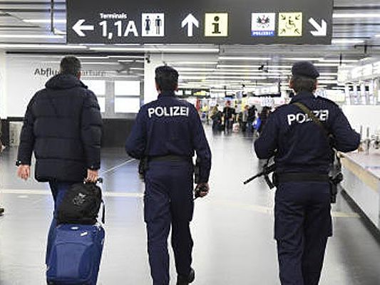 Die Polizei erwischte Bodypacker am Wiener Flughafen Die Polizei erwischte Bodypacker am Wiener Flughafen