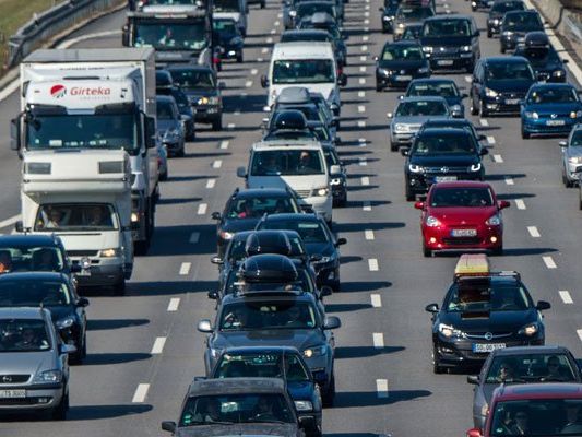 Auf der A23 kam es zu einem langen Stau nach einem Unfall Auf der A23 kam es zu einem langen Stau nach einem Unfall