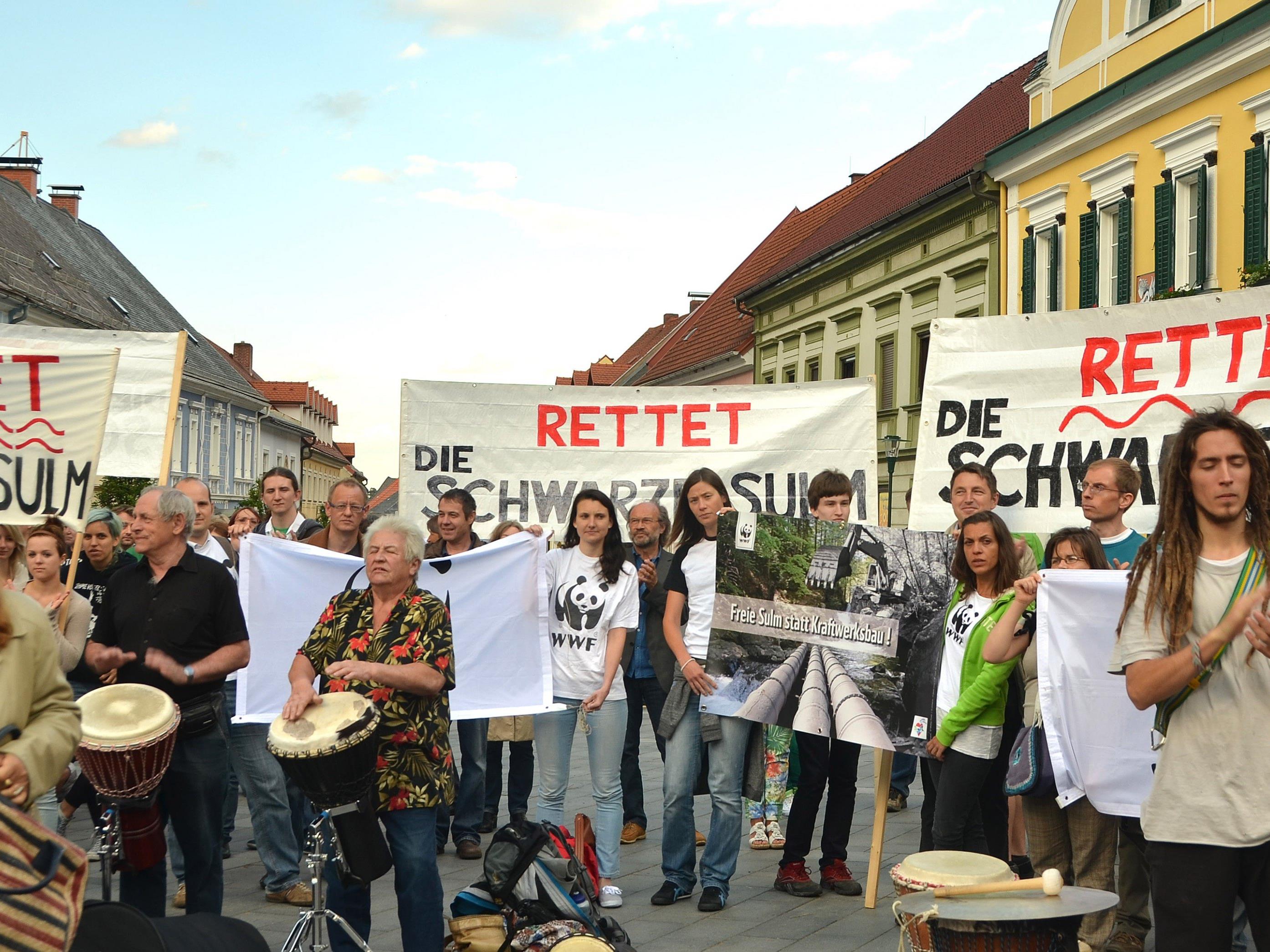Sieg für Schwarze-Sulm-Befürworter - im Bild: Kraftwerksgegner bei einer Kundgebung gegen das Projekt.