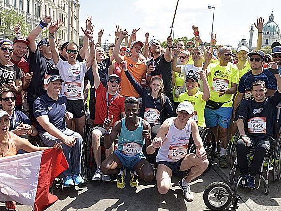 "Wings for Life World Run" mit Ex-Skispringer Andreas Goldberger, querschnittgelähmtem Skispringer Lukas Müller, Ex-Skispringer Thomas Morgenstern, der querschnittgelähmten früheren Stabhochspringerin Kira Grünberg, Snowboarder Benjamin Karl, US-Sportlerin Alana Nichols und Skistar Marcel Hirscher "Wings for Life World Run" mit Ex-Skispringer Andreas Goldberger, querschnittgelähmtem Skispringer Lukas Müller, Ex-Skispringer Thomas Morgenstern, der querschnittgelähmten früheren Stabhochspringerin Kira Grünberg, Snowboarder Benjamin Karl, US-Sportlerin Alana Nichols und Skistar Marcel Hirscher