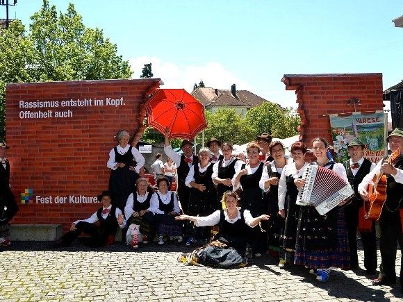 Die italienische Gruppe „Gruppo Folk Bosino di Varese – Varese Folk“ Die italienische Gruppe „Gruppo Folk Bosino di Varese – Varese Folk“