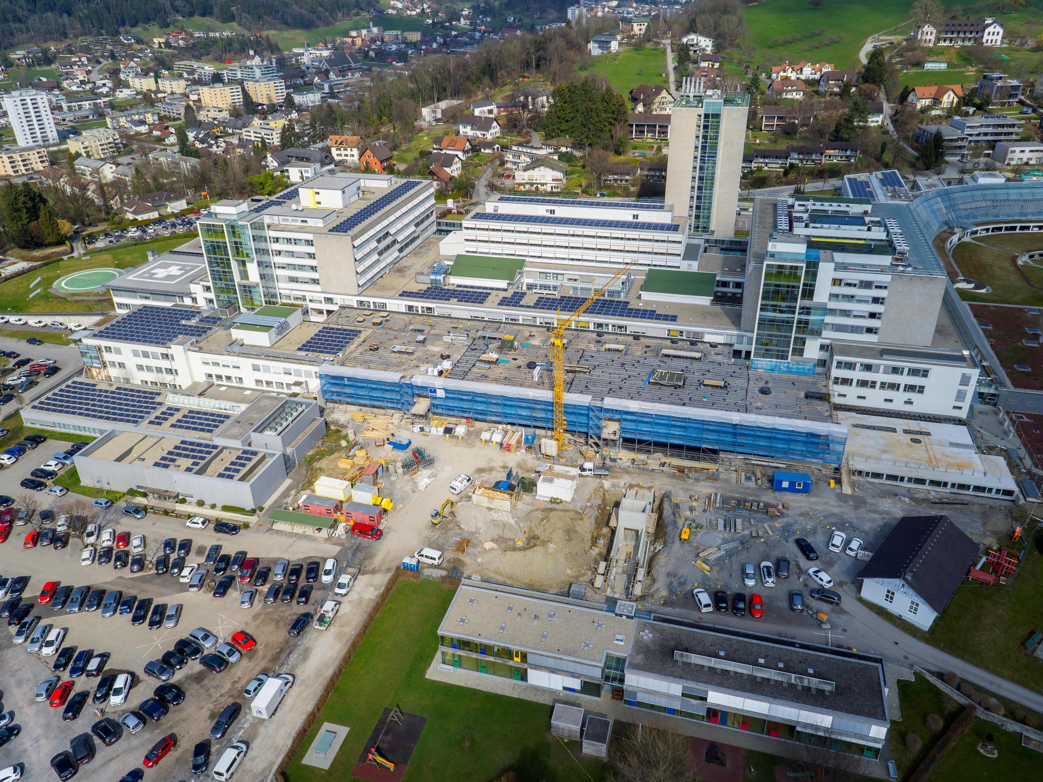 Am Landeskrankenhaus Feldkirch wird die erste Abteilung für Orthopädie und Traumatologie eröffnert. Der Startschuss für eine landesweite Strukturreform.