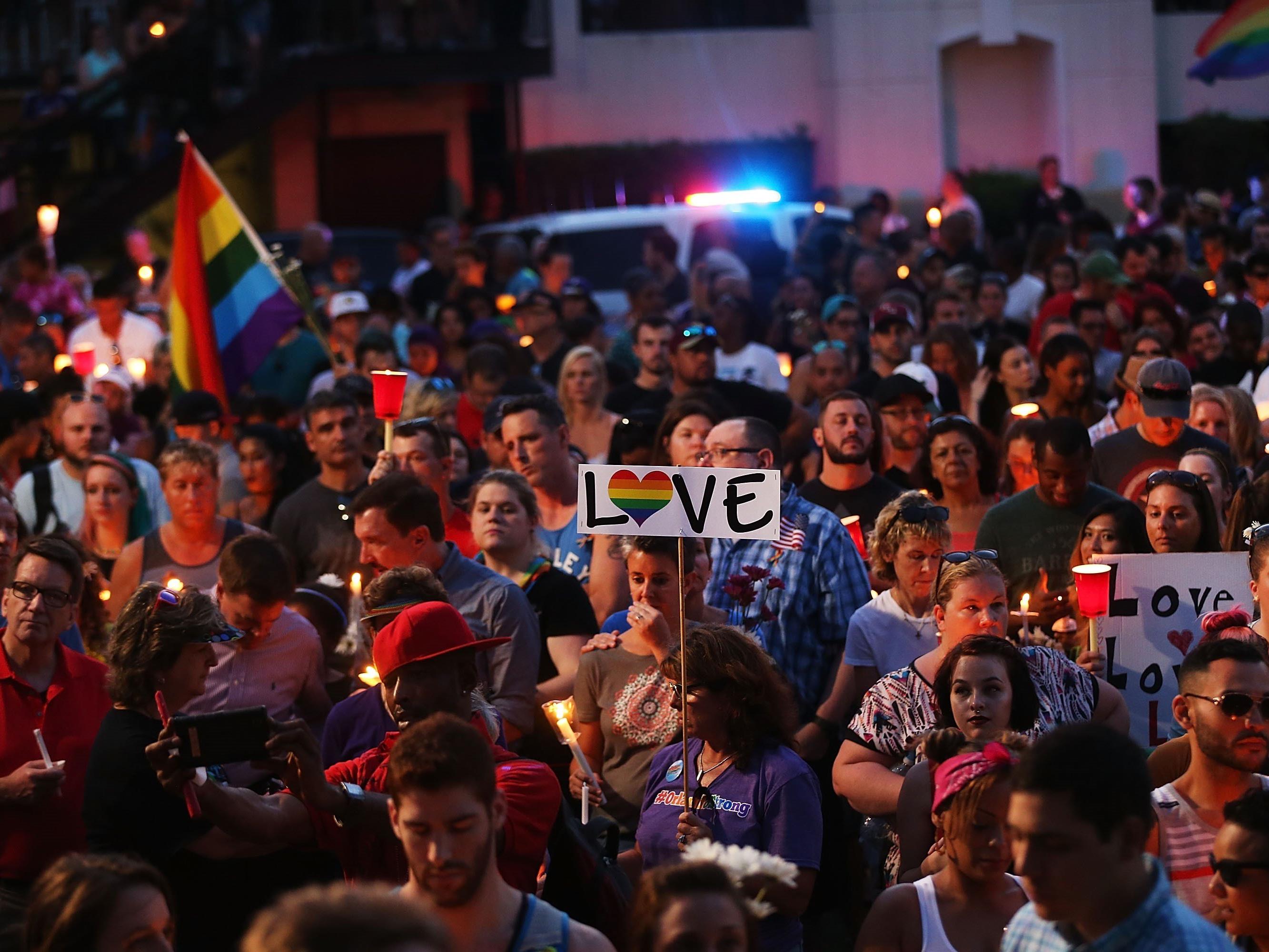 Zehntausende waren bei der Gedenkfeier für die Opfer von Orlando.