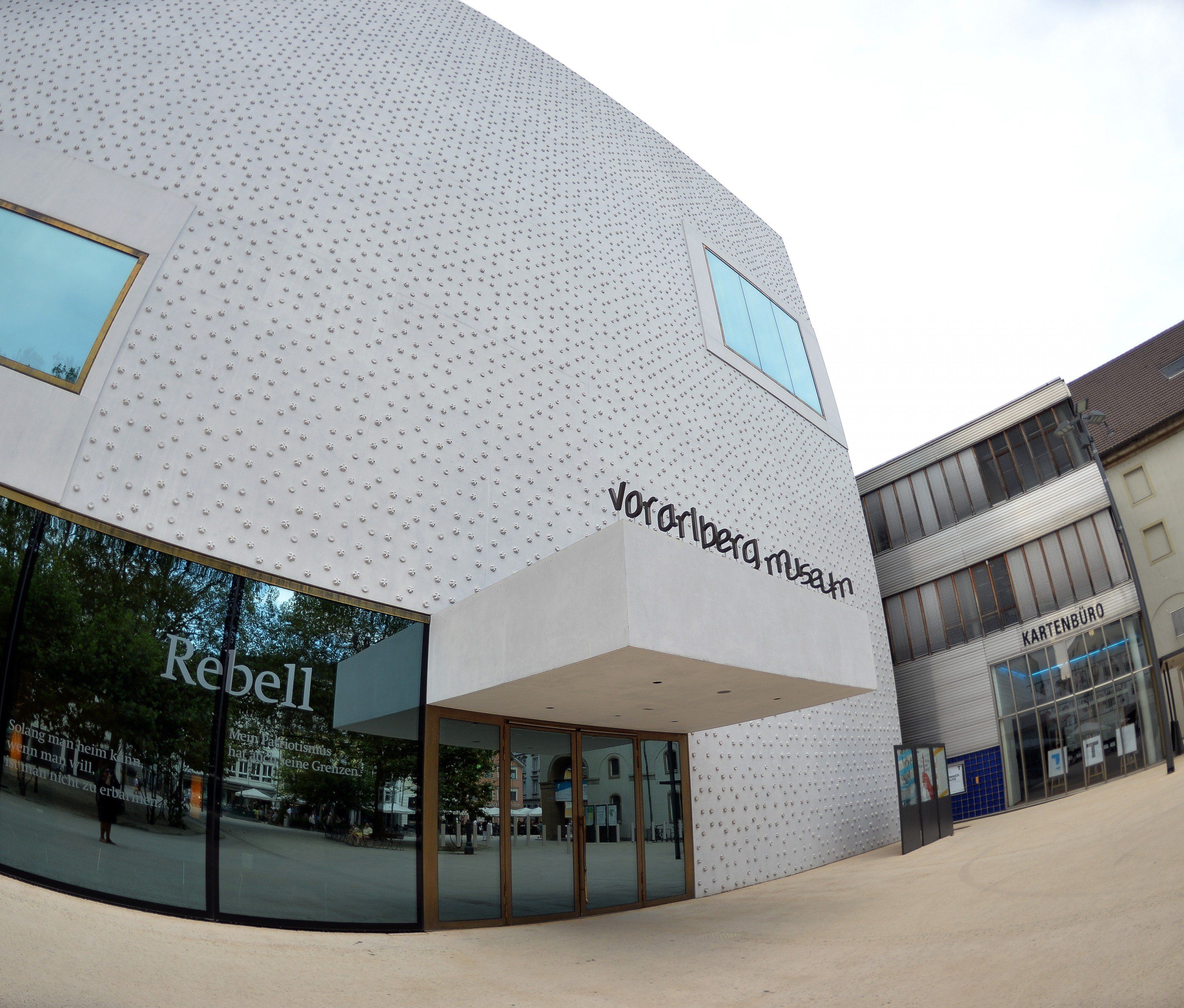 Das Architekturbüro Cukrowicz Nachbaur aus Bregenz, unter anderem verantwortlich für das Vorarlberg Museum, ist mit im rennen um das Museum der Moderne in berlin. Das Architekturbüro Cukrowicz Nachbaur aus Bregenz, unter anderem verantwortlich für das Vorarlberg Museum, ist mit im rennen um das Museum der Moderne in berlin.