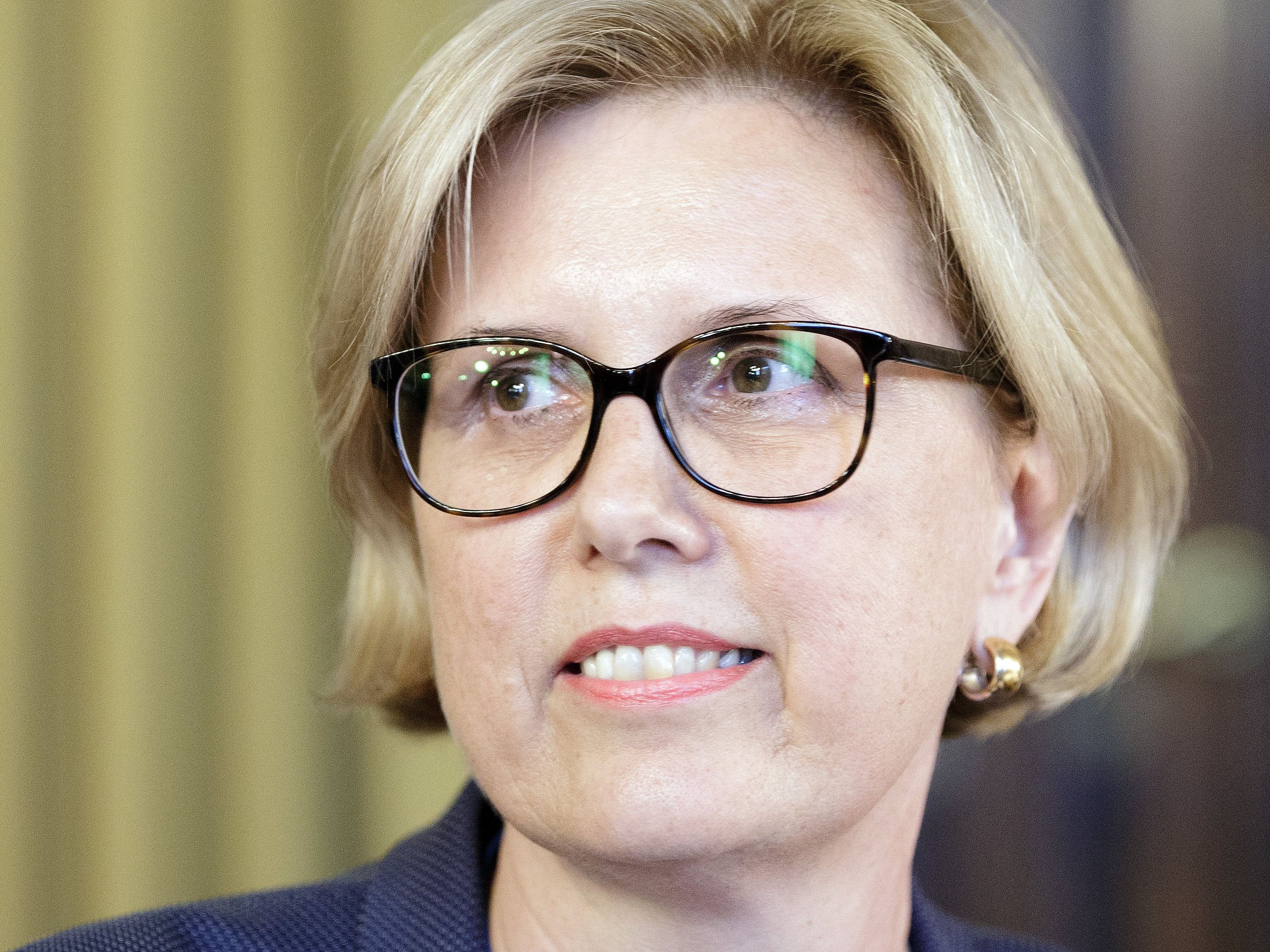 Bundespräsident Heinz Fischer lobt heute die neue Rechnungshofpräsidentin Margit Kraker an. Bundespräsident Heinz Fischer lobt heute die neue Rechnungshofpräsidentin Margit Kraker an.