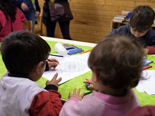 In Traiskirchen sind derzeit circa 550 unbegleitete minderjährige Flüchtlinge untergebracht. In Traiskirchen sind derzeit circa 550 unbegleitete minderjährige Flüchtlinge untergebracht.