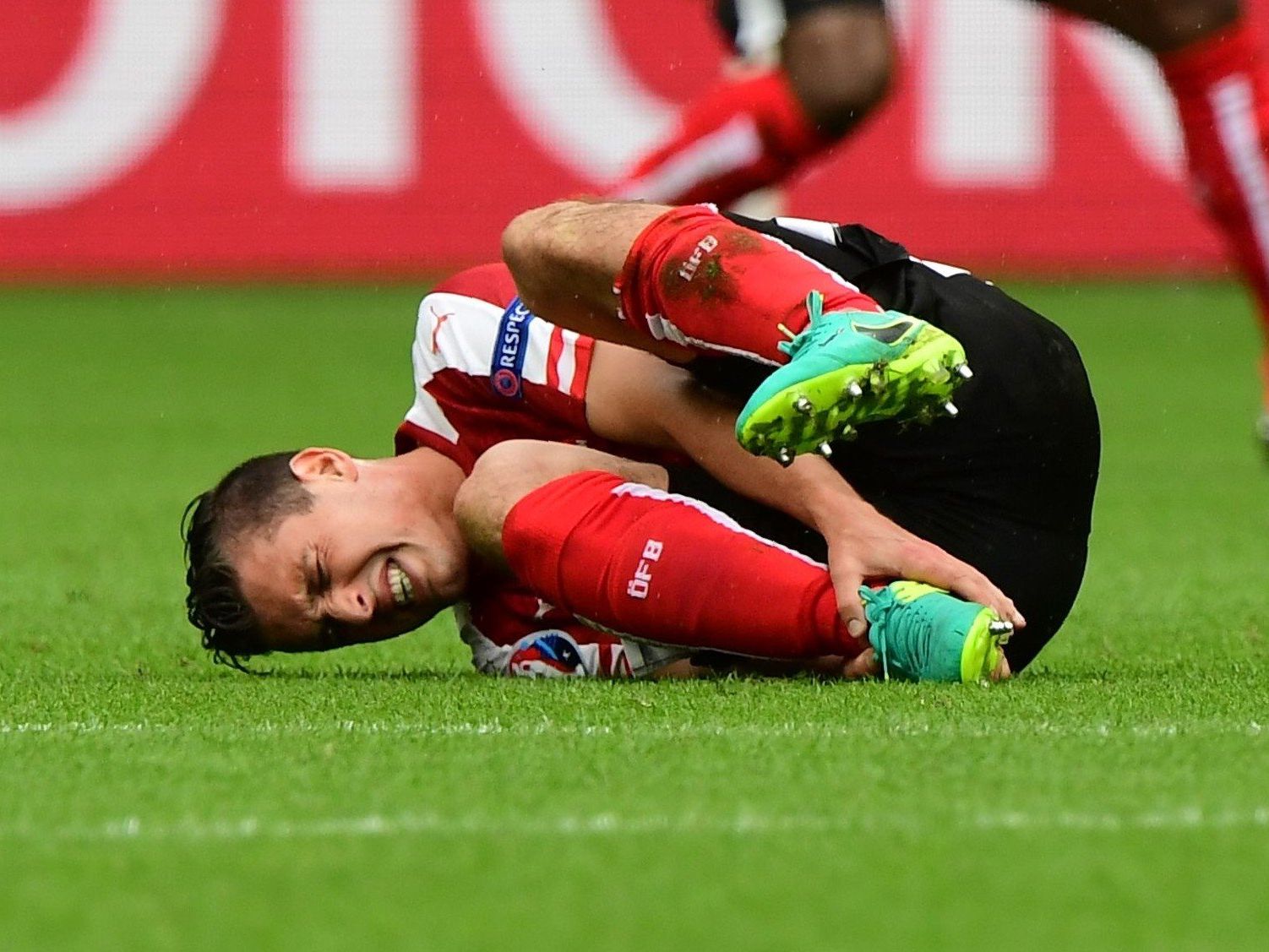 Zlatko Junuzovic erlitt beim EM-Auftakt einen Teilriss des Außenbandes. Zlatko Junuzovic erlitt beim EM-Auftakt einen Teilriss des Außenbandes.