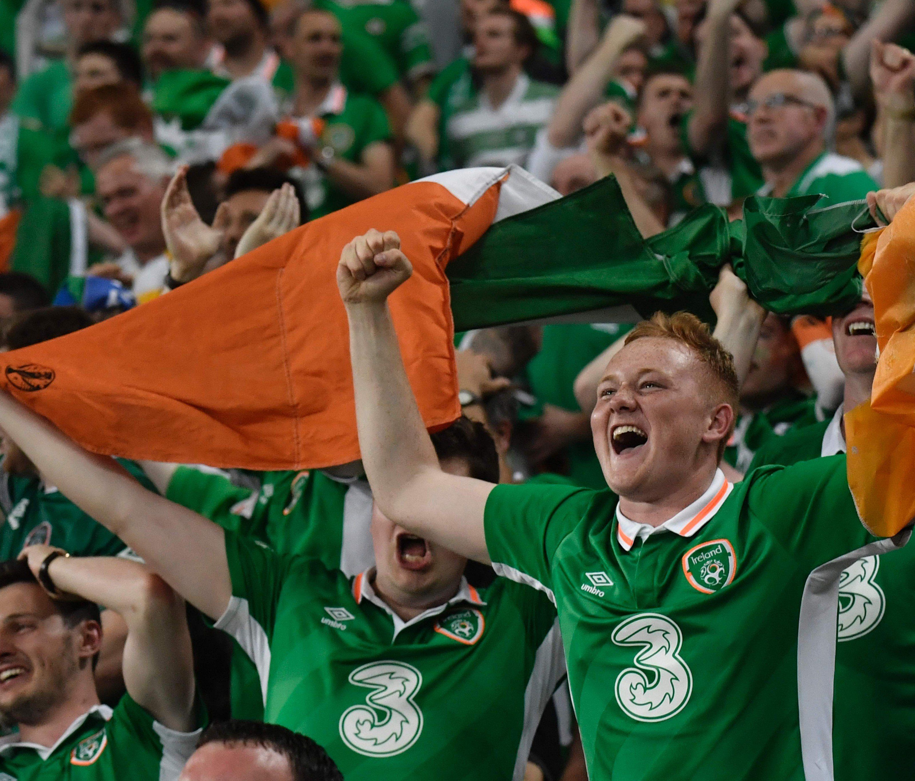 Ganz Irland jubelt über den Einzug ins Achtelfinale der Euro 2016. Ganz Irland jubelt über den Einzug ins Achtelfinale der Euro 2016.