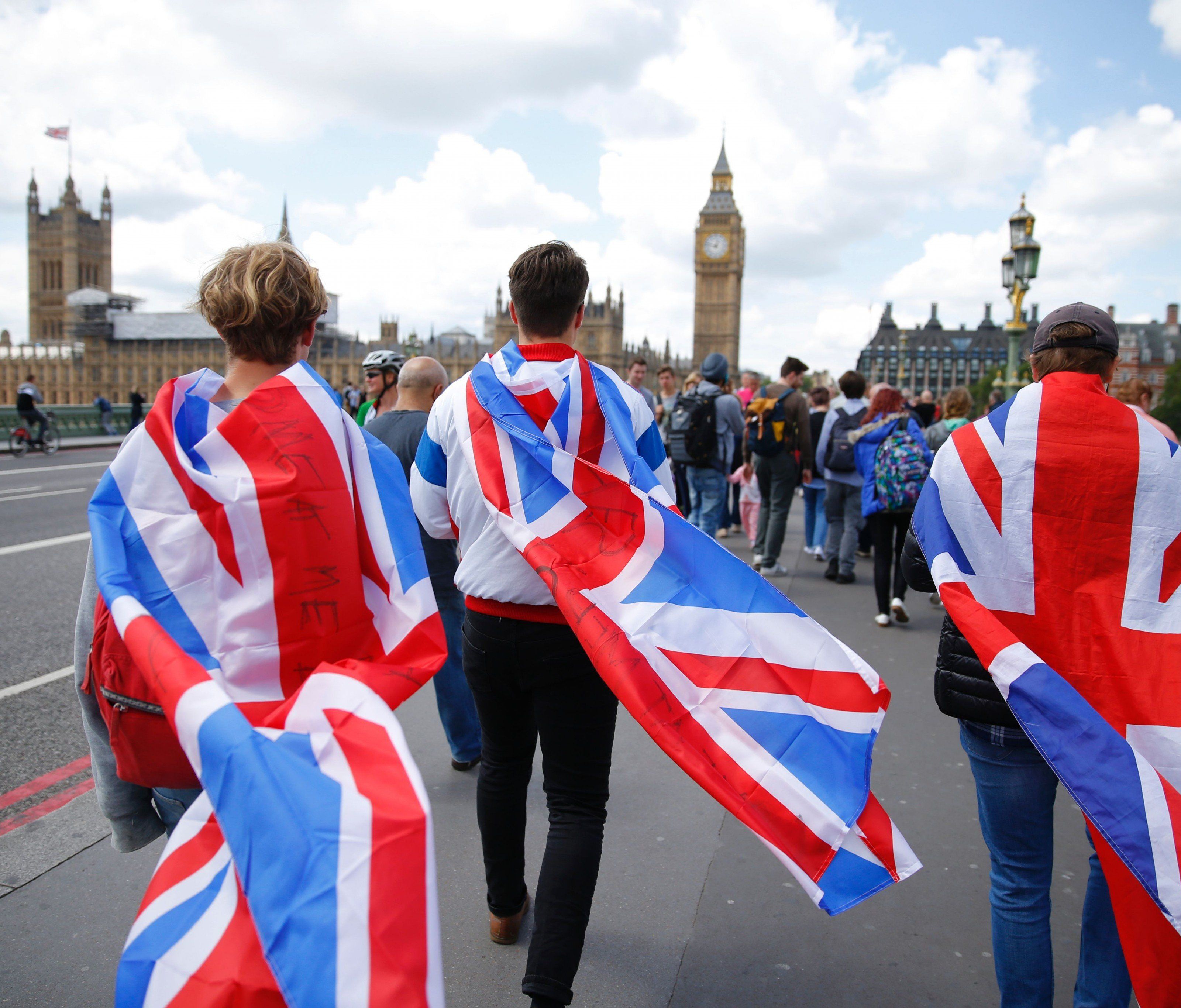 Experten erwarten keine kurzfristige Annullierung des Referendums. Experten erwarten keine kurzfristige Annullierung des Referendums.