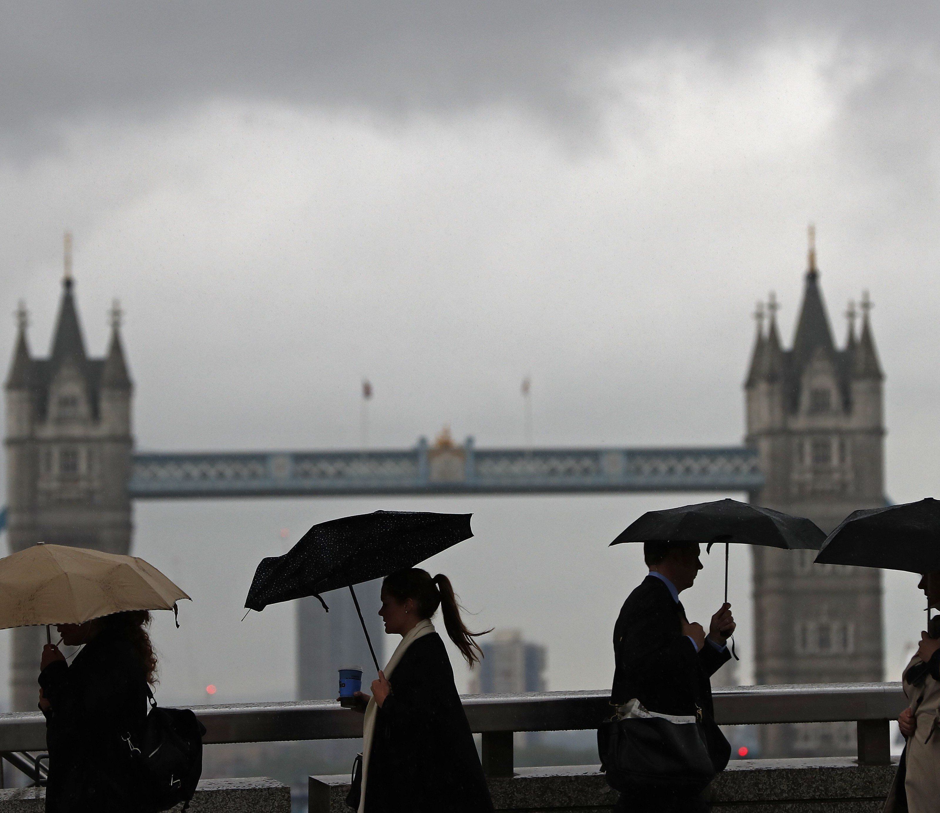 Keiner in London traut sich, Exit-Knopf drücken. Keiner in London traut sich, Exit-Knopf drücken.