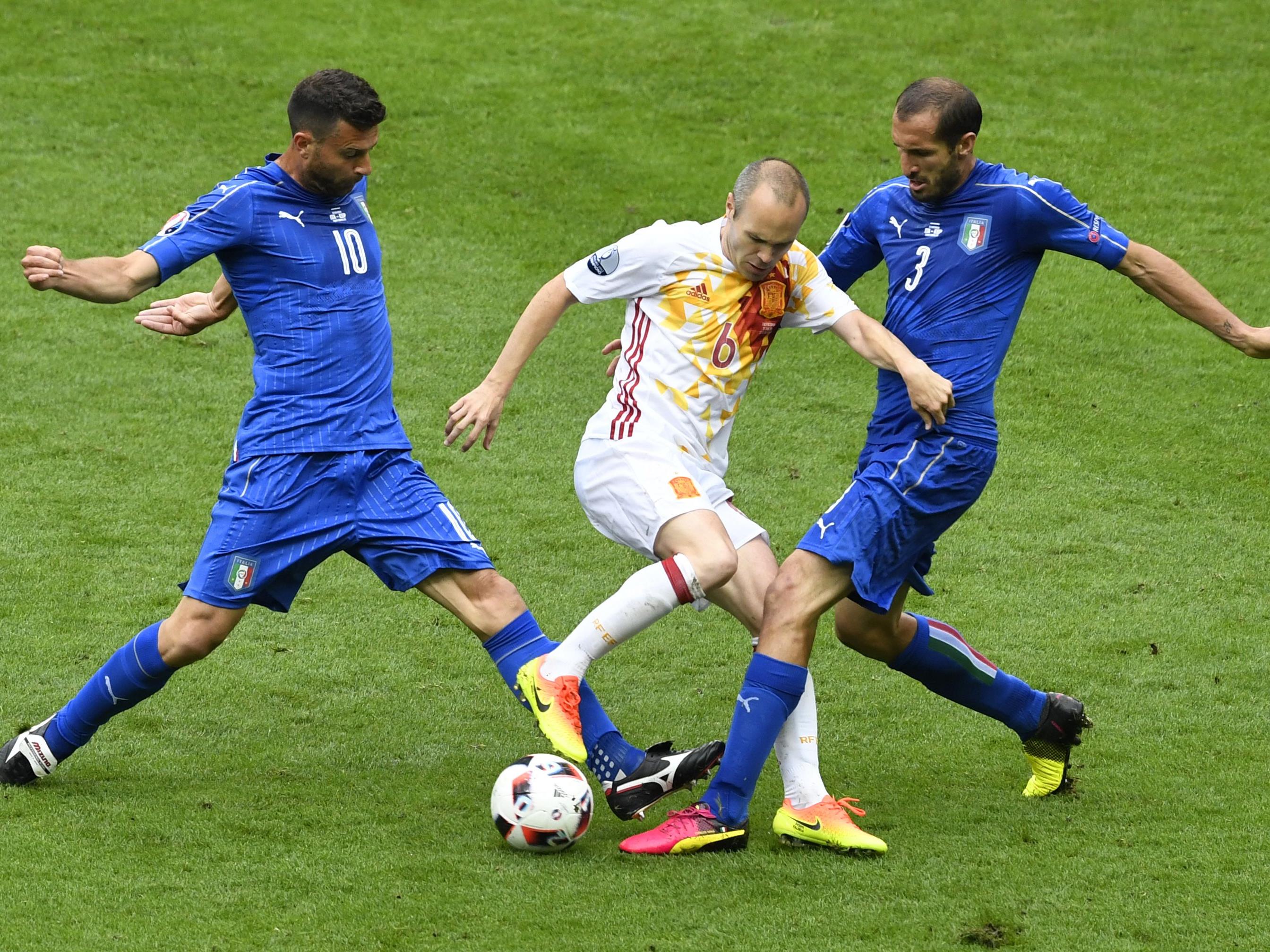 Italien spielte sich gegen Spanien ins Viertelfinale.