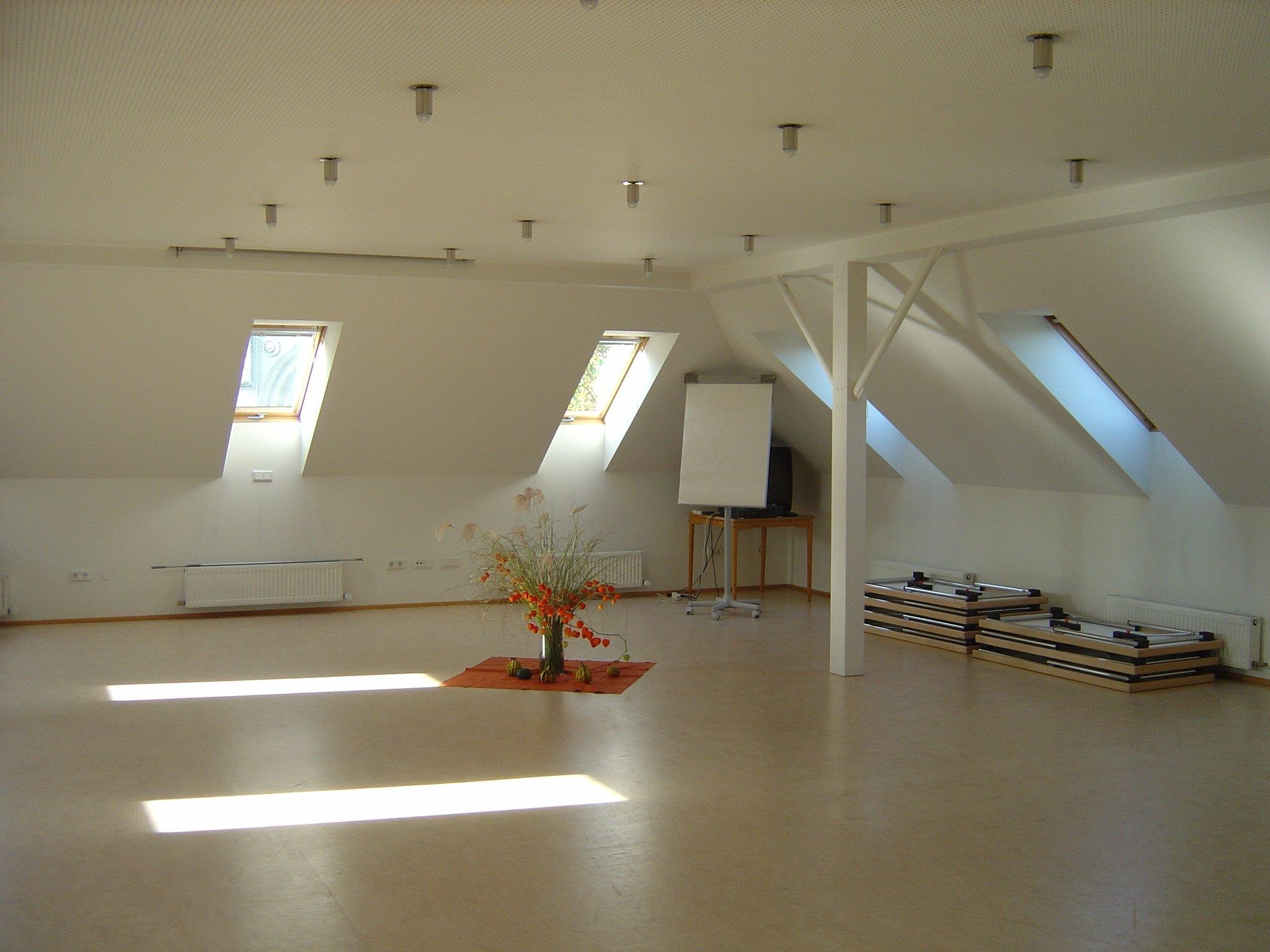 Raum für Bewegungsrunde, Pilates, Yoga...