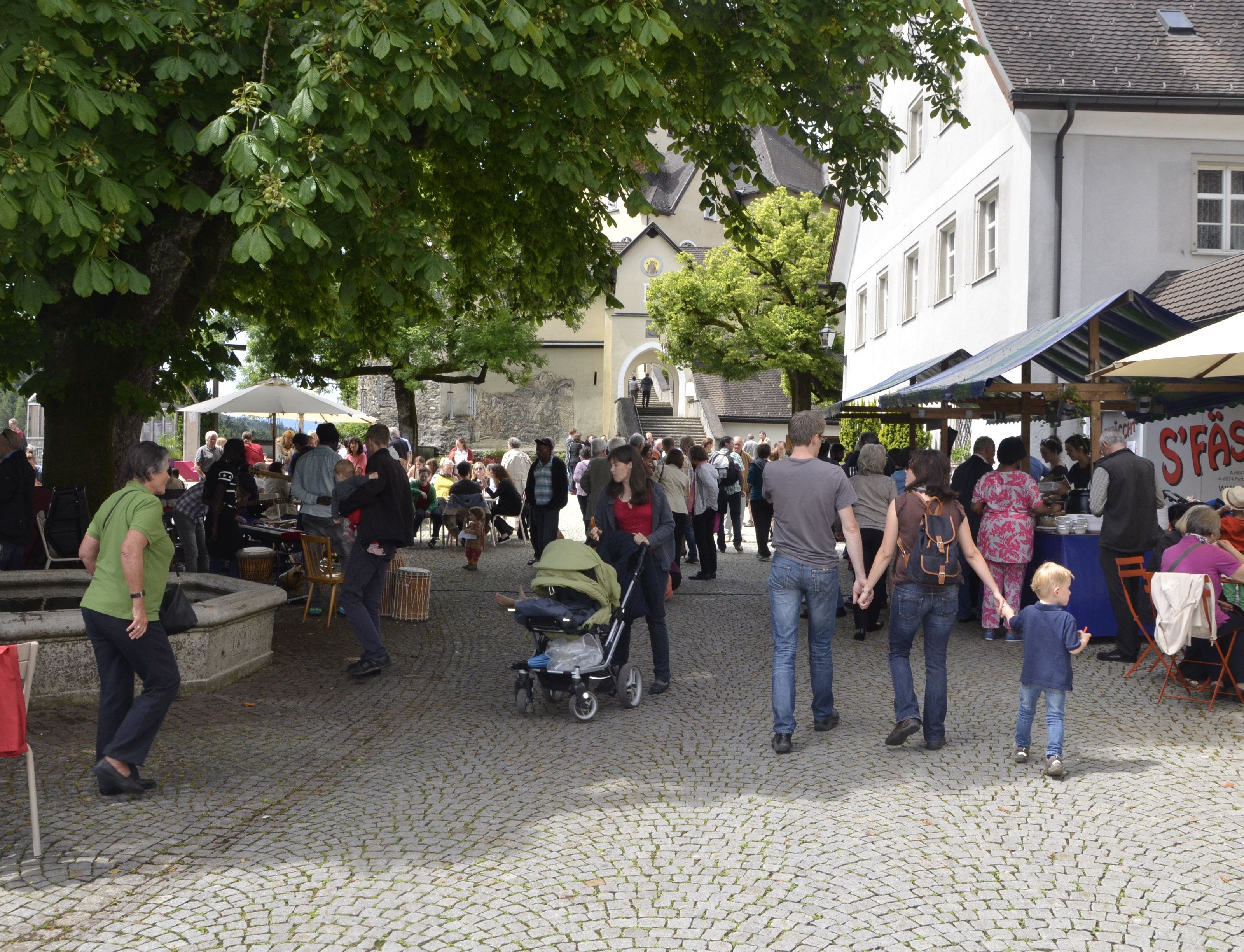 Großer Andrang und super Stimmung beim Sonntags - Brunch am Liebfrauenberg Großer Andrang und super Stimmung beim Sonntags - Brunch am Liebfrauenberg