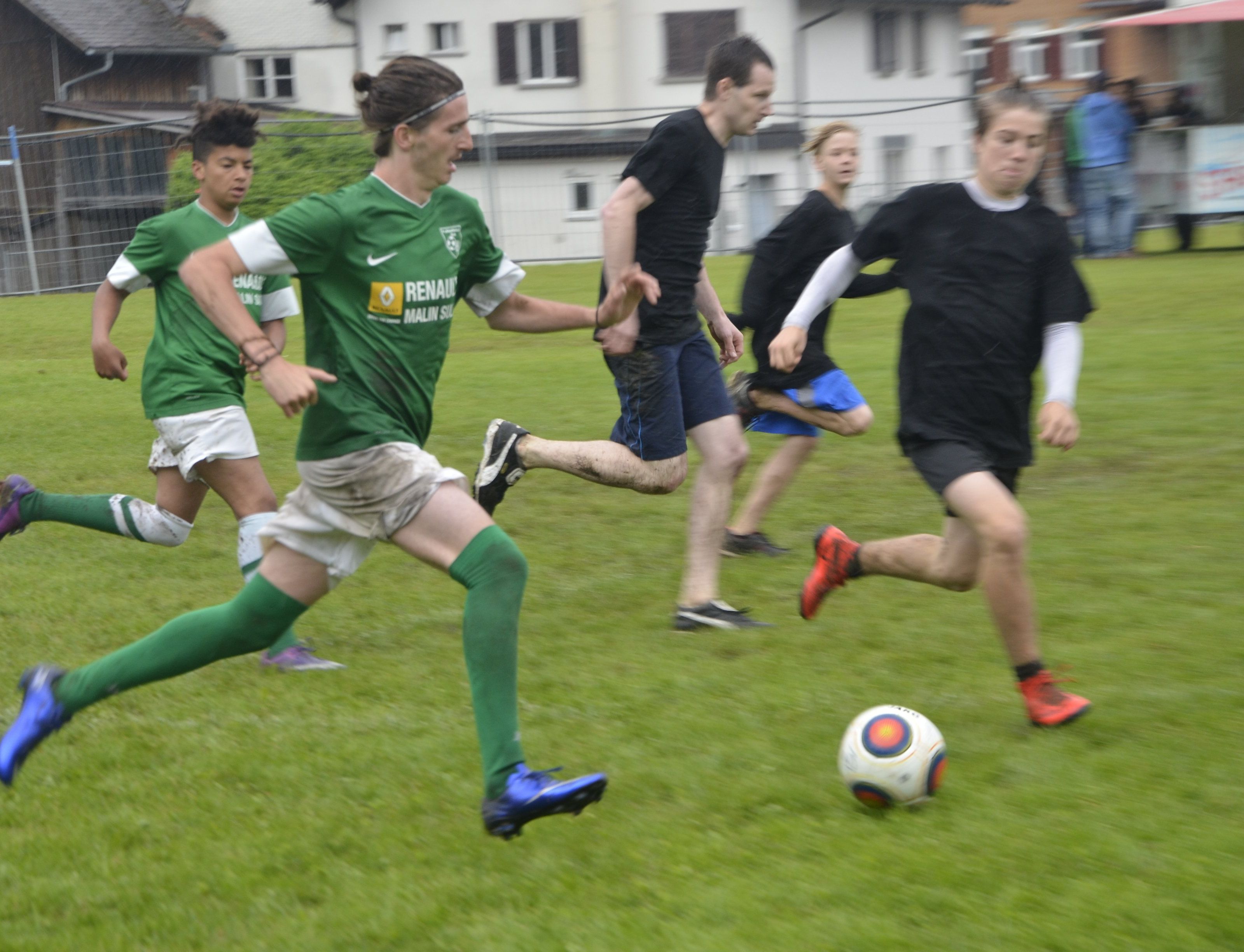 Der Spaß und die Gaudi standen im Mittelpunkt des Zwischenwässler Ortsvereineturniers. Der Spaß und die Gaudi standen im Mittelpunkt des Zwischenwässler Ortsvereineturniers.