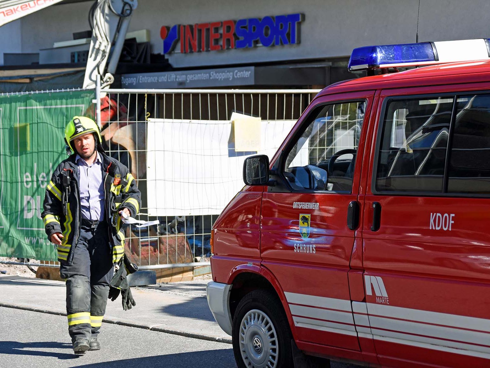 Feuerwehreinsatz aufgrund eines Täuschungsalarms in der Wohnanlage Silvretta Center Feuerwehreinsatz aufgrund eines Täuschungsalarms in der Wohnanlage Silvretta Center