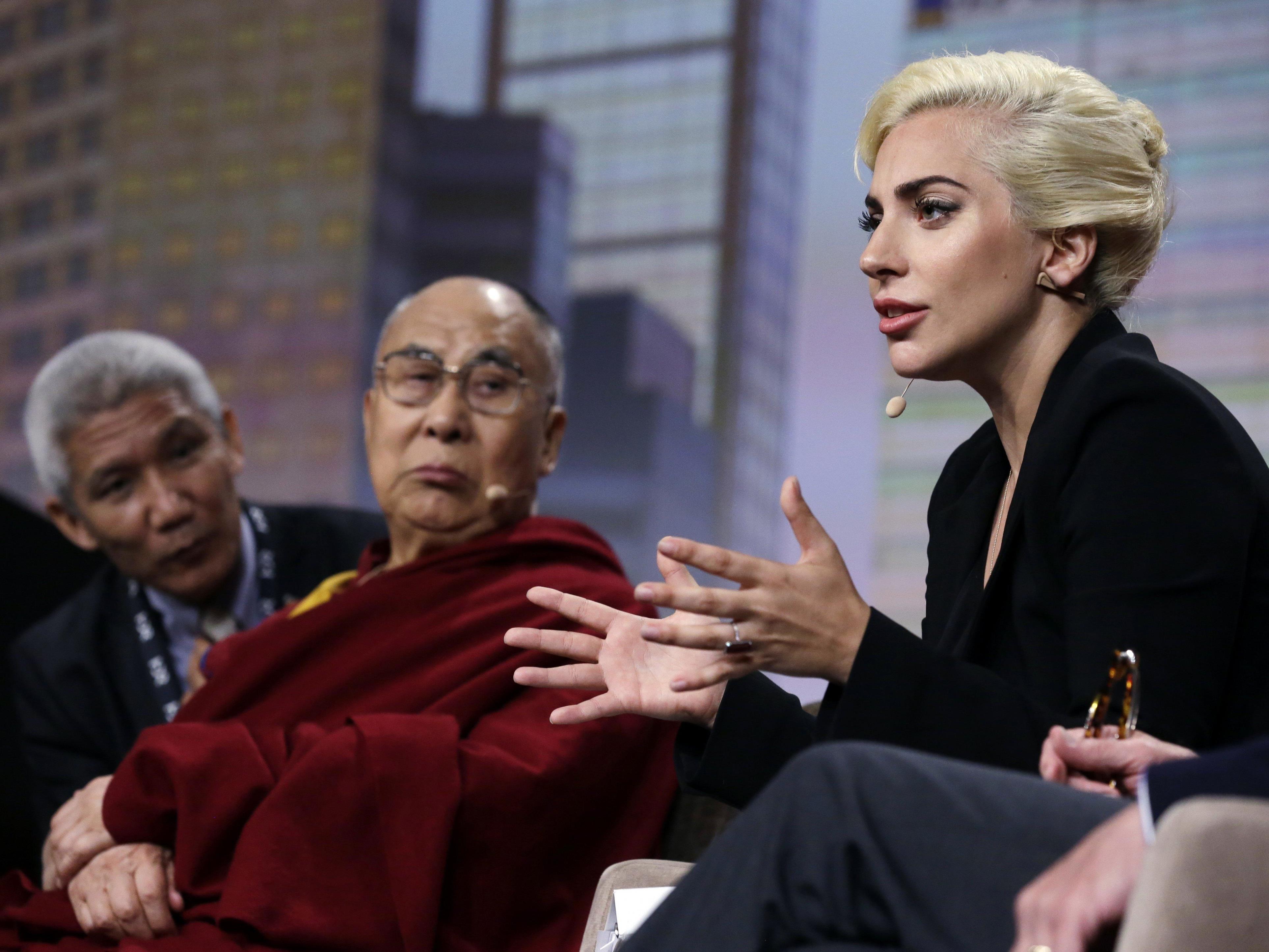 Lady Gaga und der Dalai Lama diskutierten über Freundlichkeit und Mitgefühl.