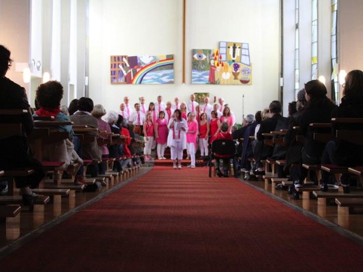 Ein musikalischer Genuss war das Gemeinschaftskonzert von zwei befreundeten Chören in der Pfarrkirche Nofels.