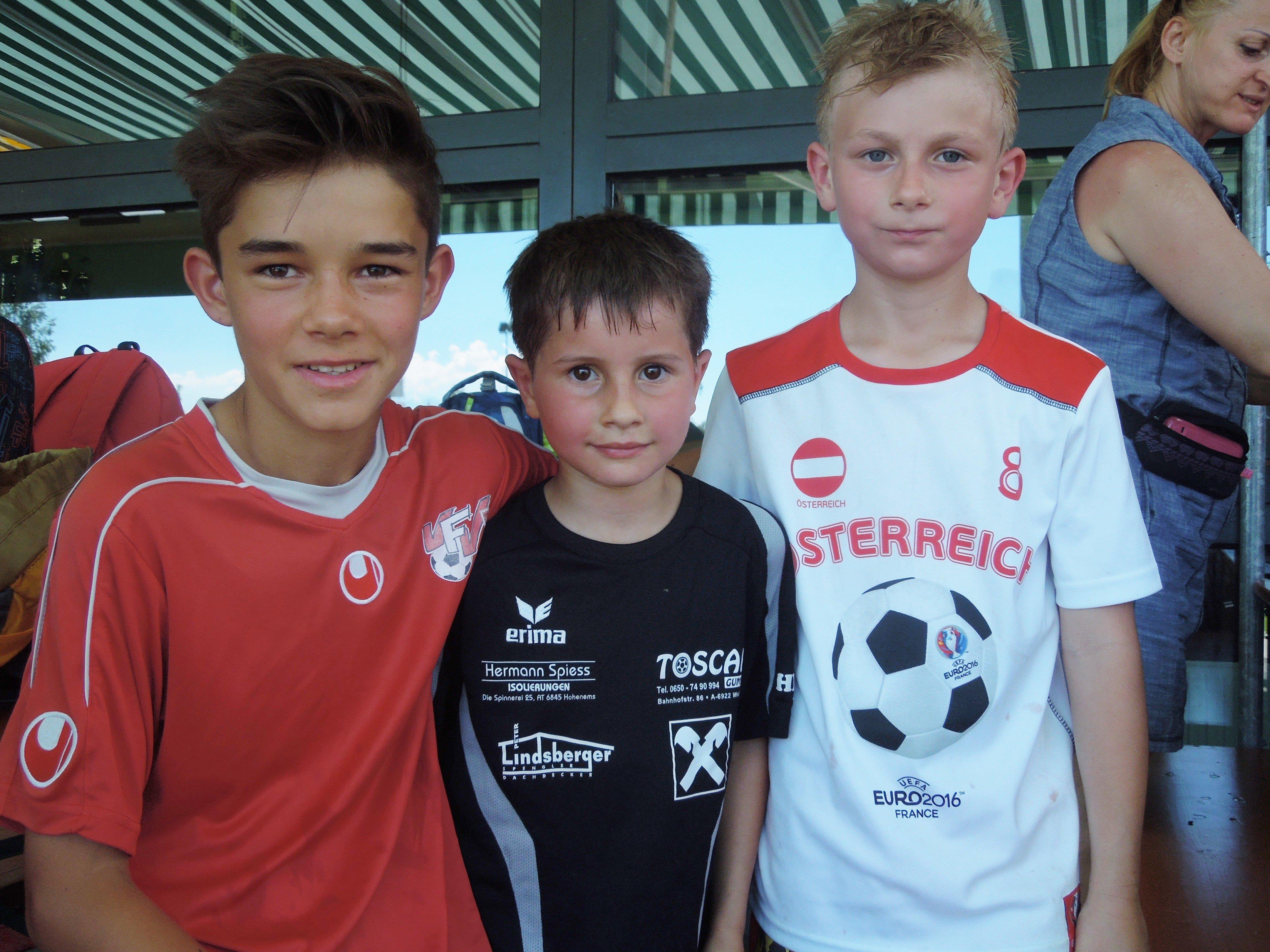 Elijah vom LAZ Vorarlberg machte sich gut als Trainer beim Fußball-Spielefest in Dornbirn.