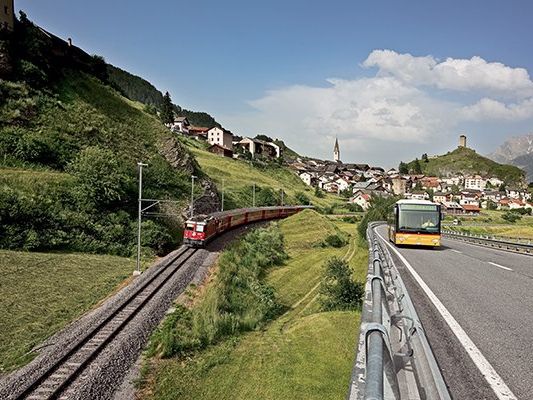 Sie hat es in sich: die neue graubündenPASS Trophy der Rhätischen Bahn. Wer Graubünden vom 1. Juni bis 23. Oktober 2016 einen Ferienbesuch abstattet, für den soll es sich so richtig lohnen.