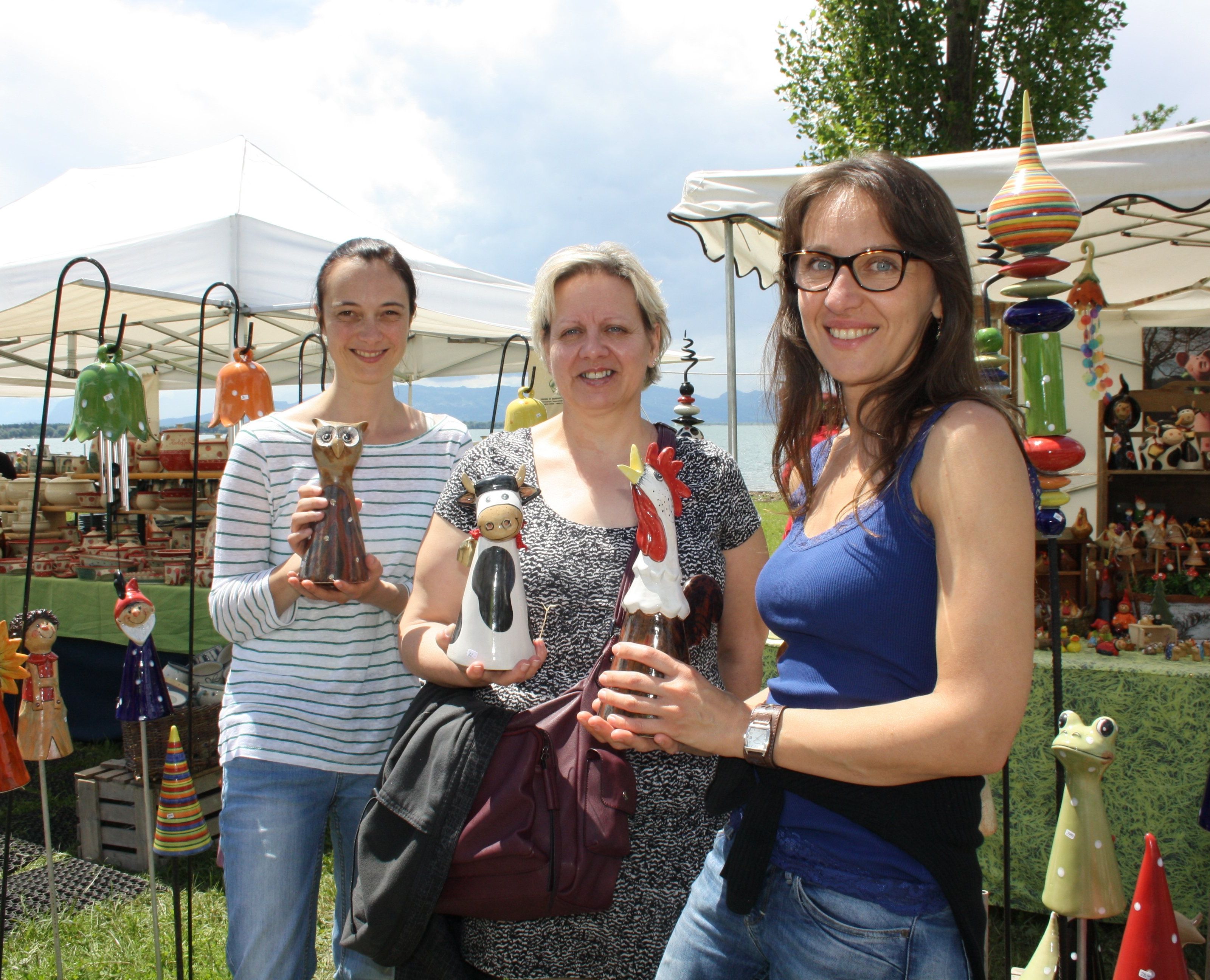 Auch der diesjährige Kunstmarkt im besonderen Ambiente am Lochauer Kaiserstrand beeindruckte und begeisterte die zahlreichen Besucher.