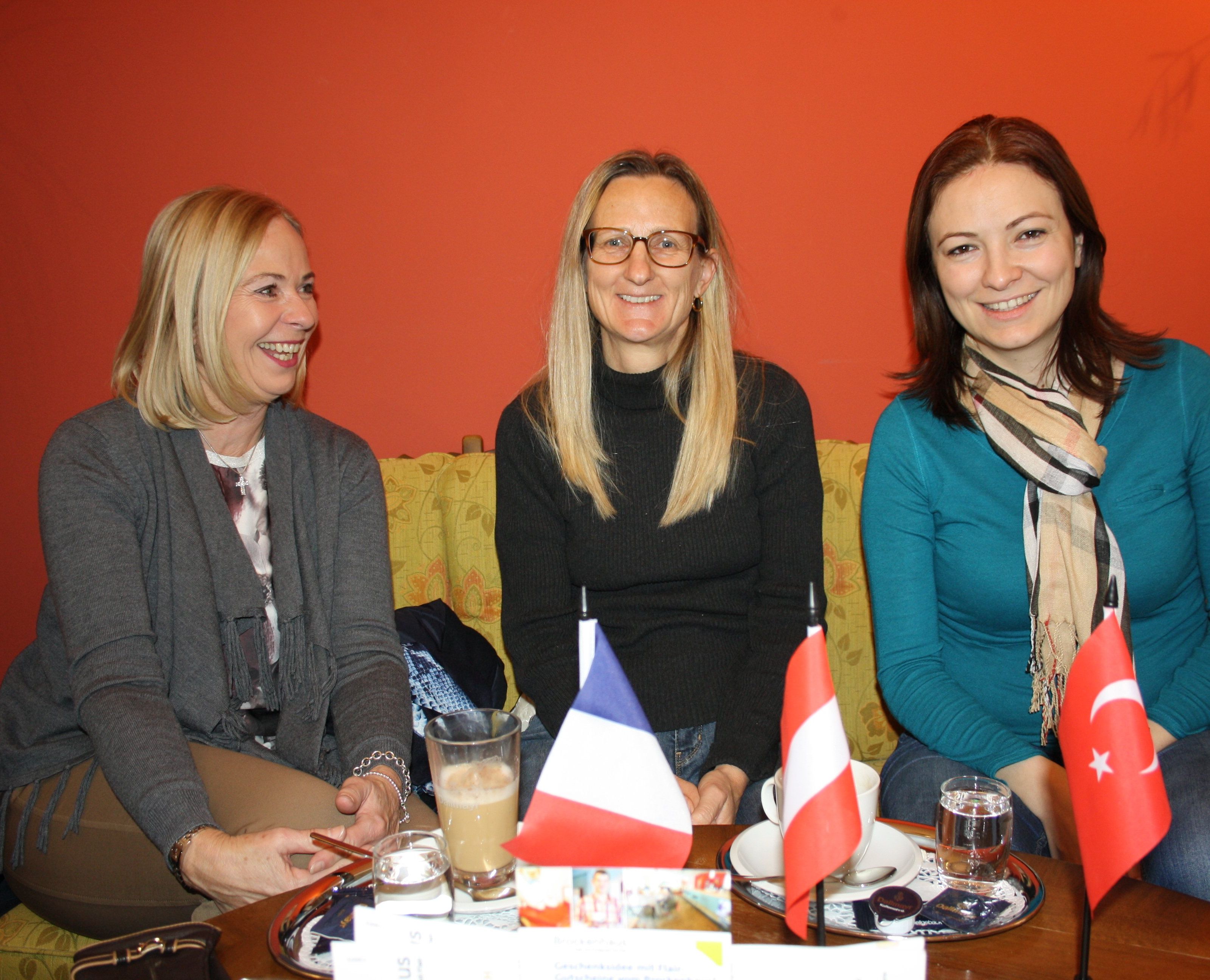 Willkommene Begegnung und abwechslungsreiche Unterhaltung im „Sprachencafe“ im Brockenhaus Leiblachtal Willkommene Begegnung und abwechslungsreiche Unterhaltung im „Sprachencafe“ im Brockenhaus Leiblachtal