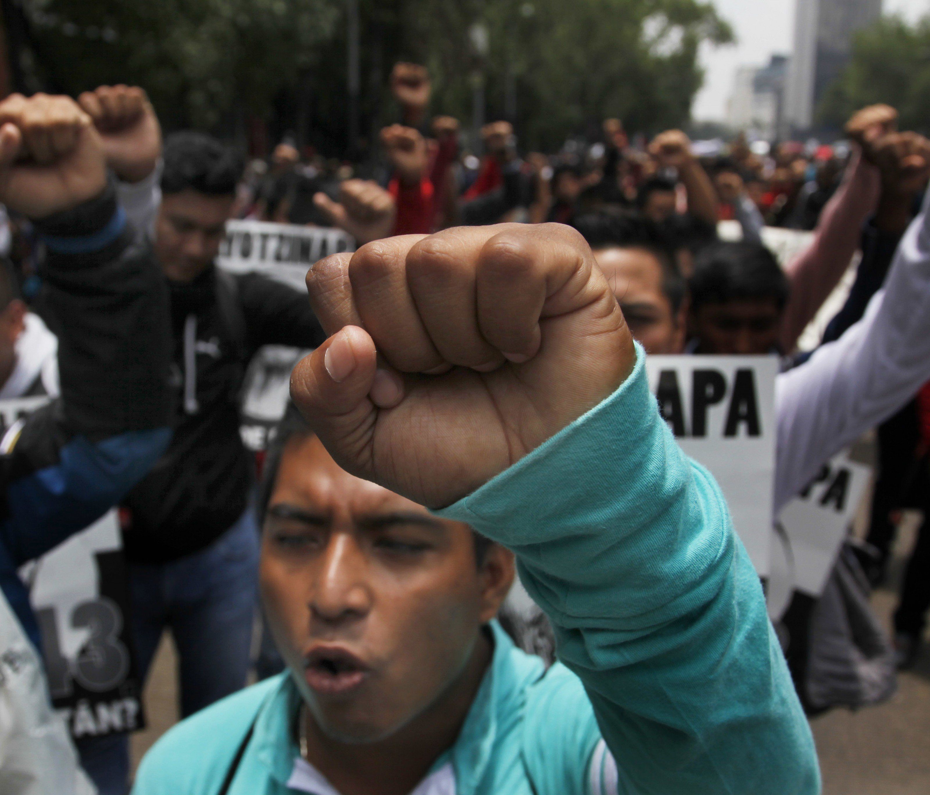 Die Lehrer demonstrierten gegen eine Bildungsreform Die Lehrer demonstrierten gegen eine Bildungsreform