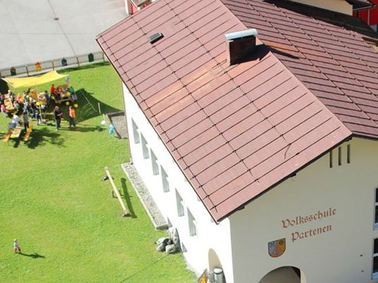 SchülerInnen präsentieren Ideen für Nachhaltigkeit und Recycling. SchülerInnen präsentieren Ideen für Nachhaltigkeit und Recycling.