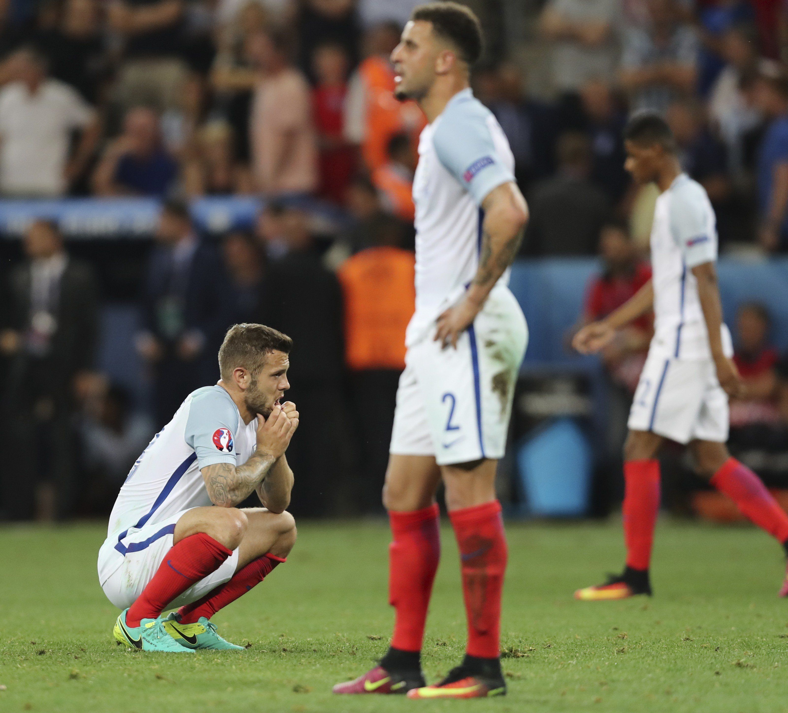 Presse geht mit Englands Elf hart ins Gericht. Presse geht mit Englands Elf hart ins Gericht.
