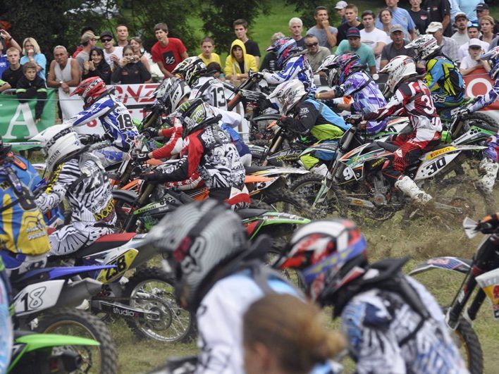 400 Fahrer und 10.000 Zuschauer sind beim Motocross in Tosters zu erwarten 400 Fahrer und 10.000 Zuschauer sind beim Motocross in Tosters zu erwarten
