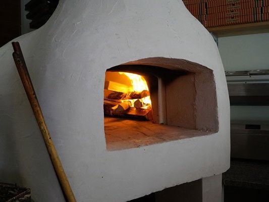Der Pizzeria-Besitzer hatte den Einbrecher überrascht. Der Pizzeria-Besitzer hatte den Einbrecher überrascht.