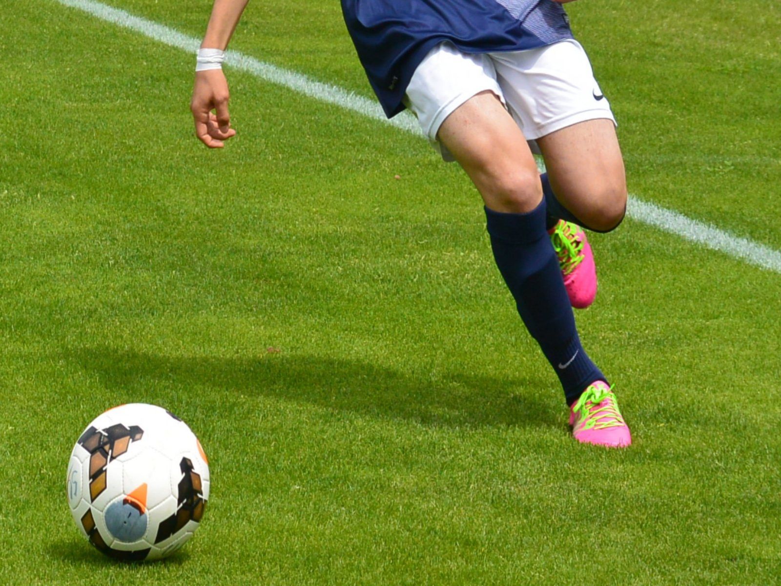 Der Fussball steht nun auch am Garnmarkt im Mittelpunkt Der Fussball steht nun auch am Garnmarkt im Mittelpunkt