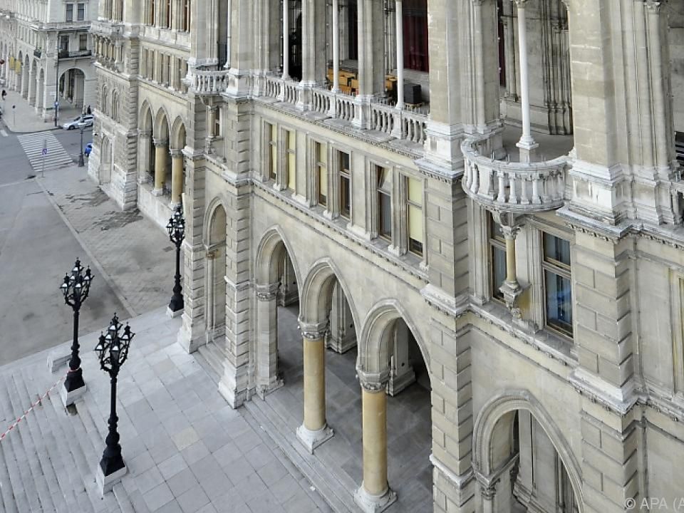Es wird wieder gelacht im Wiener Rathaus. Es wird wieder gelacht im Wiener Rathaus.