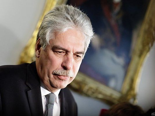 Finanzminister Schelling gegen Bankomatgebühr für eigene Bankkunden Finanzminister Schelling gegen Bankomatgebühr für eigene Bankkunden