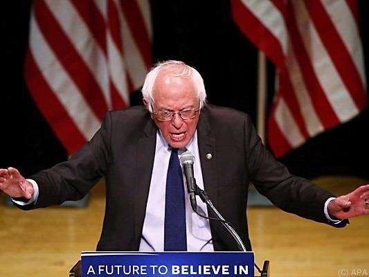 Sanders will Clinton zum Präsidentenamt verhelfen