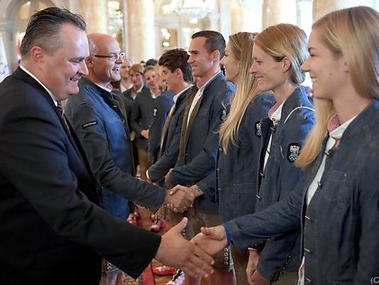 Doskozil übernahm die offizielle Verabschiedung Doskozil übernahm die offizielle Verabschiedung