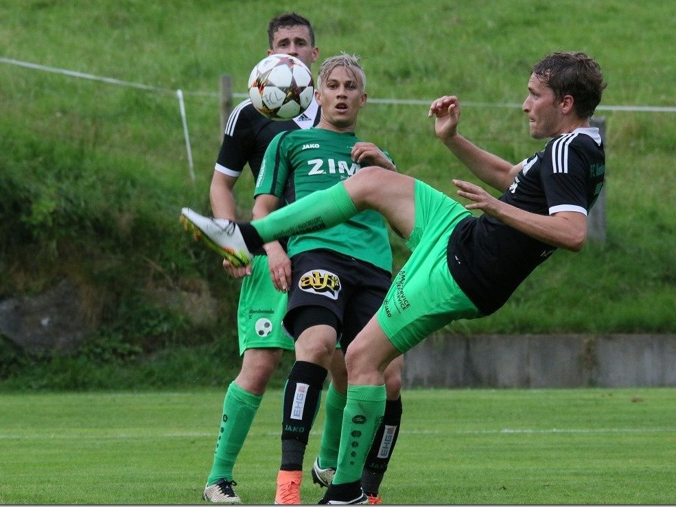 Langenegg Stürmer Thiago de Lima spielt gegen SW Bregenz Langenegg Stürmer Thiago de Lima spielt gegen SW Bregenz