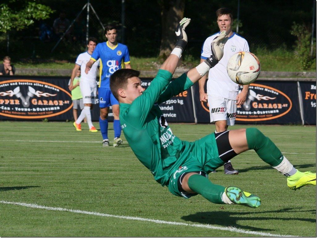 Florian Eres konnte das 0:4 auch nicht verhindern Florian Eres konnte das 0:4 auch nicht verhindern