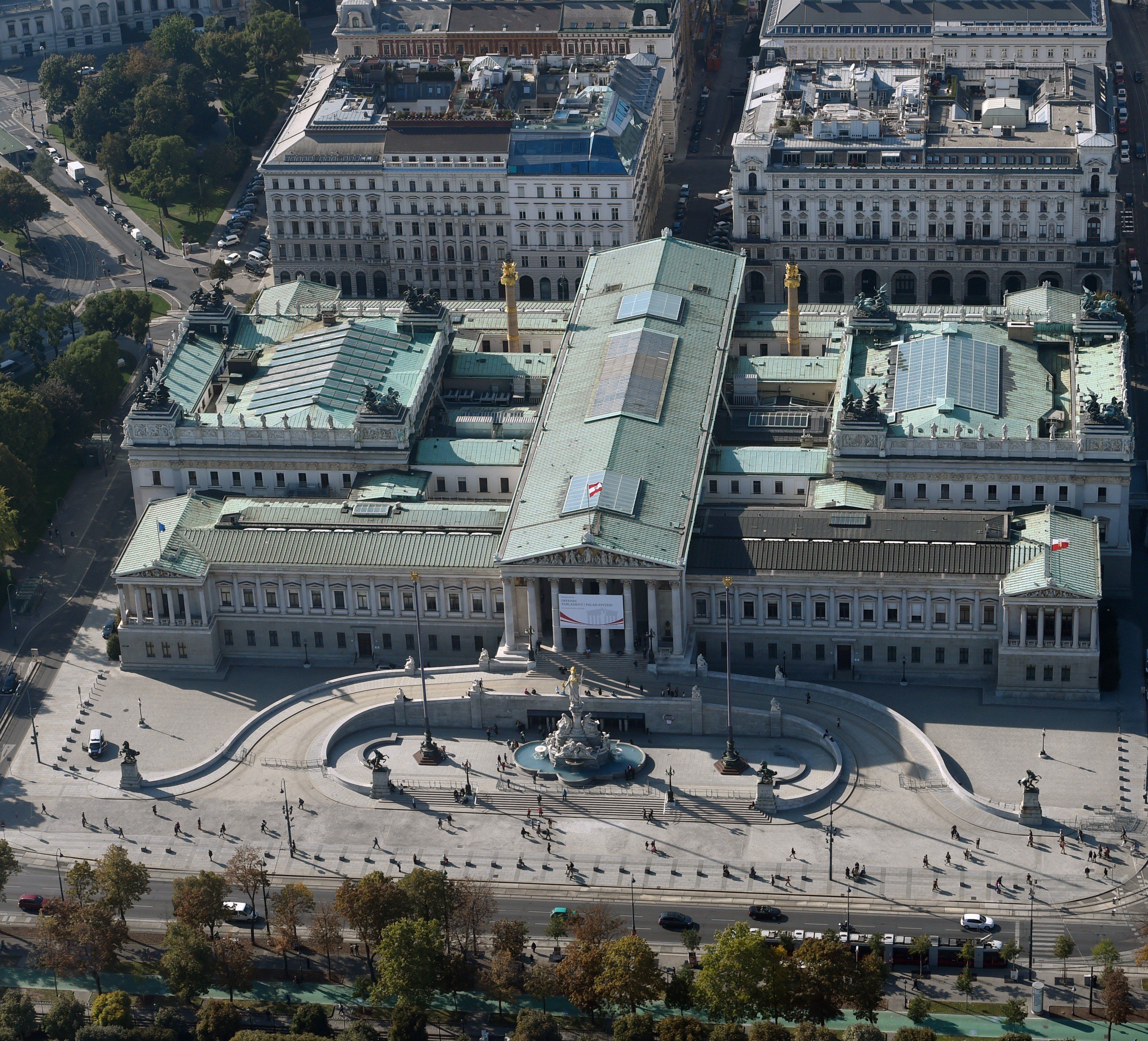 Das Parlament in der Wiener City. Das Parlament in der Wiener City.
