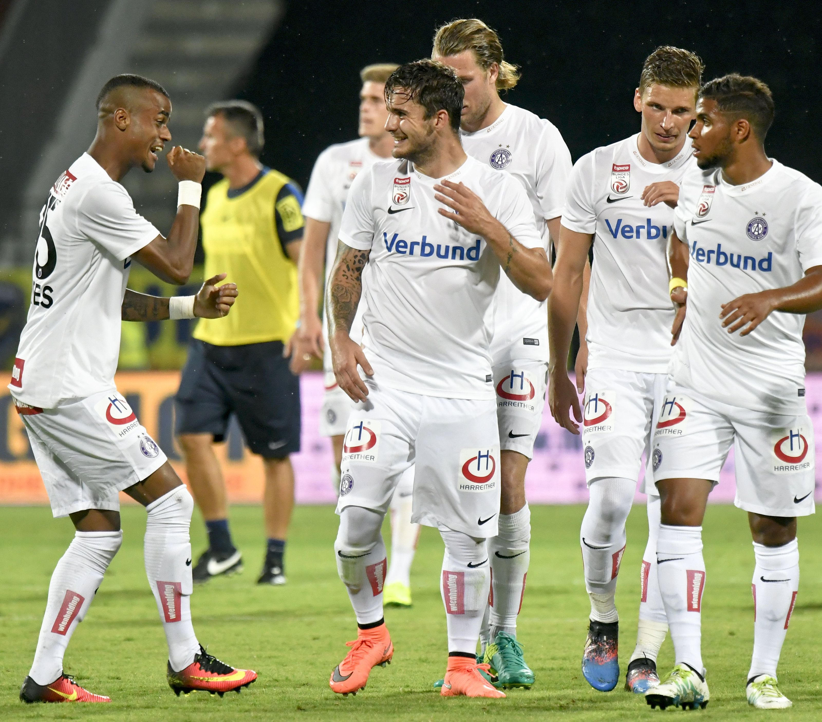 Die Wiener Austria spielt in der dritten EL-Qualirunde gegen Spartak Trnava zuerst zu Hause. Die Wiener Austria spielt in der dritten EL-Qualirunde gegen Spartak Trnava zuerst zu Hause.