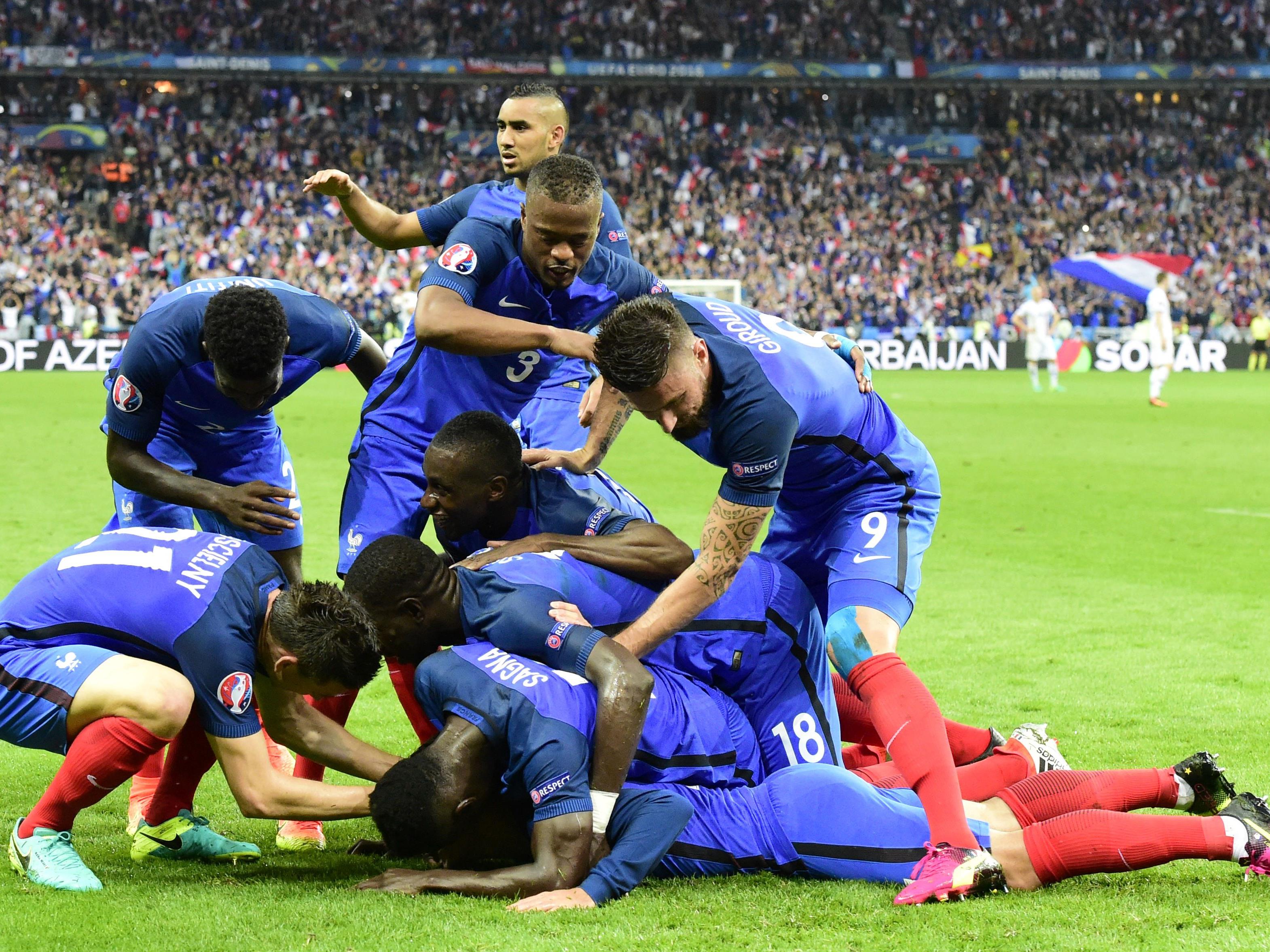 Große Freude bei EM-Gastgeber Frankreich nach dem Sieg gegen Island.