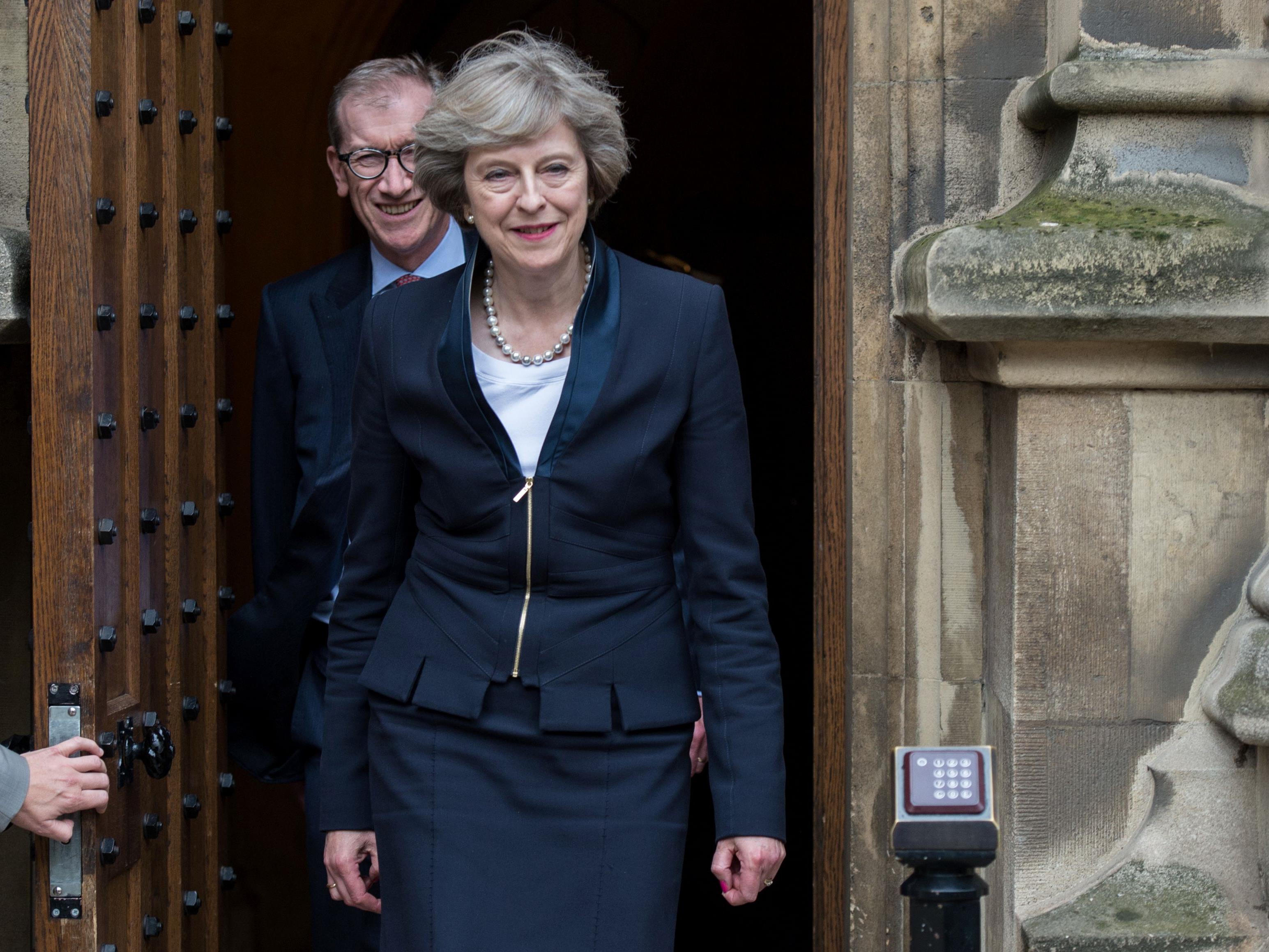 Glauben Sie, dass die neue britische Premierministerin Theresa May ihr Land bald aus der EU hinausführen wird?