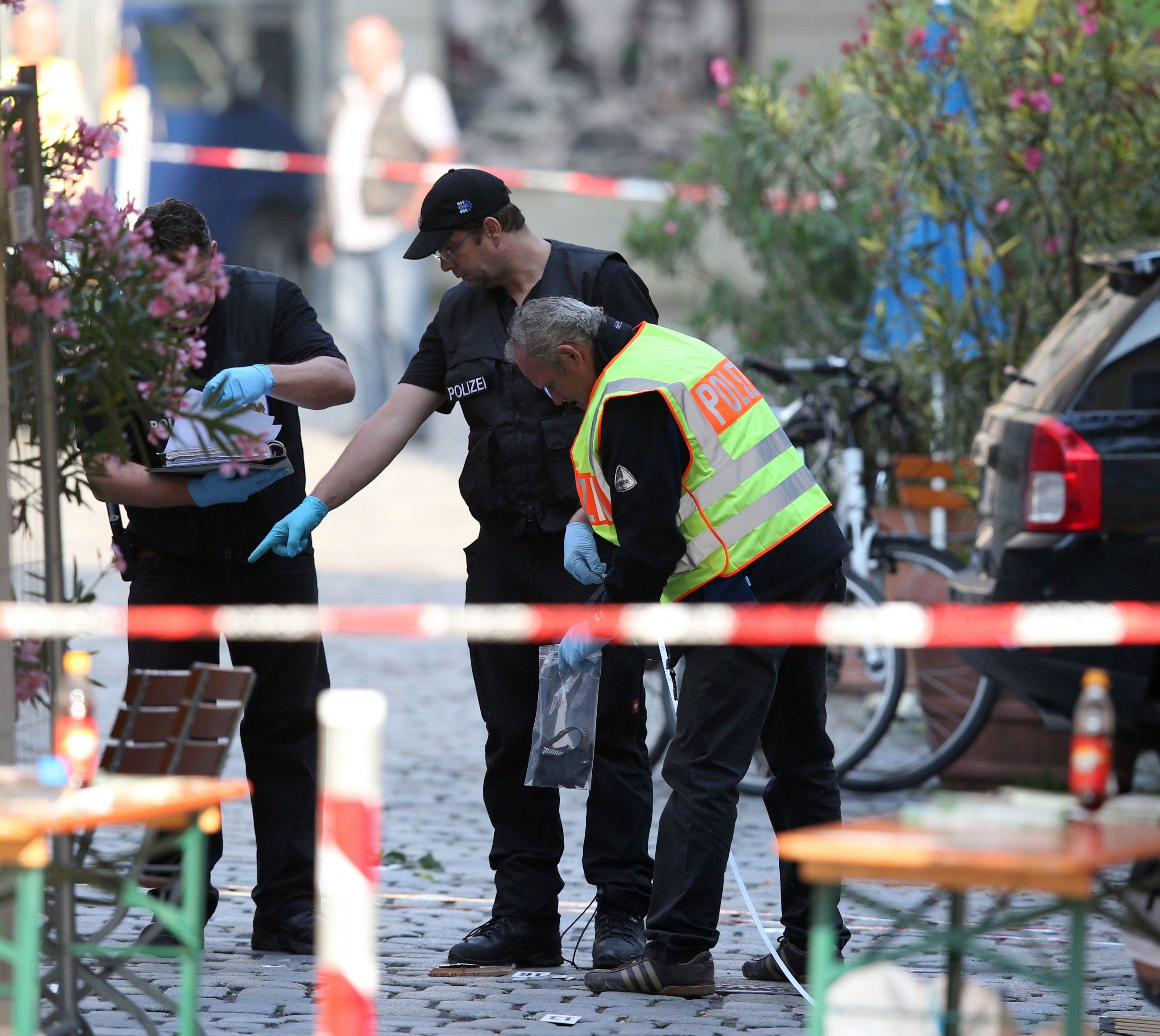 Syrischer Asylwerber sprengte sich bei Musikfestival selbst in die Luft. Syrischer Asylwerber sprengte sich bei Musikfestival selbst in die Luft.