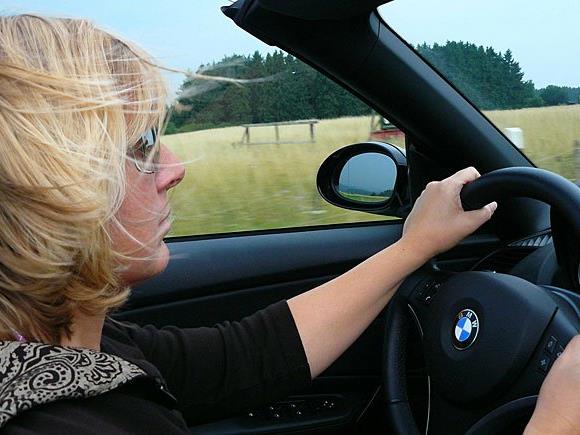 Wer mit dem Auto in die Nachbarländer auf Urlaub fährt, muss einiges beachten Wer mit dem Auto in die Nachbarländer auf Urlaub fährt, muss einiges beachten