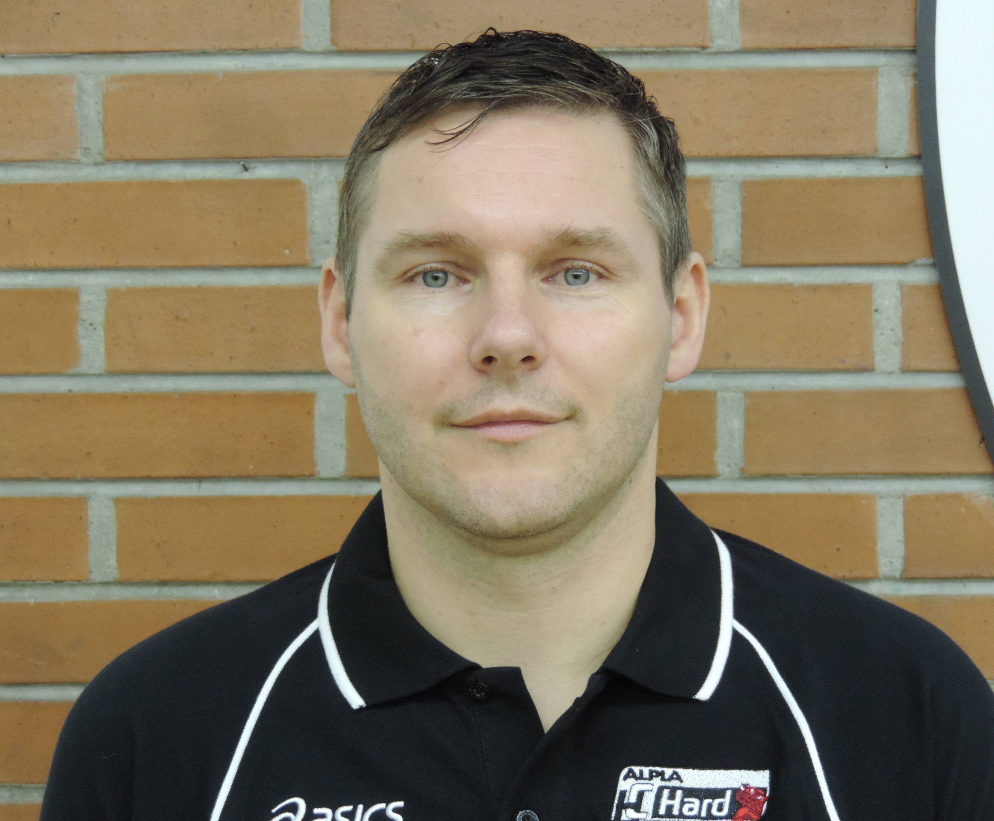 Am Montag ist der erste Arbeitstag des neuen ALPLA HC Hard-Cheftrainers Petr Hrachovec. Am Montag ist der erste Arbeitstag des neuen ALPLA HC Hard-Cheftrainers Petr Hrachovec.